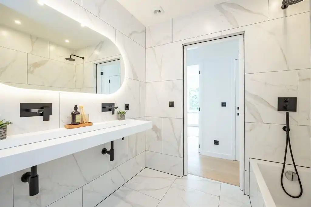 Stijlvol gerenoveerde villa met ruime tuin foto 15