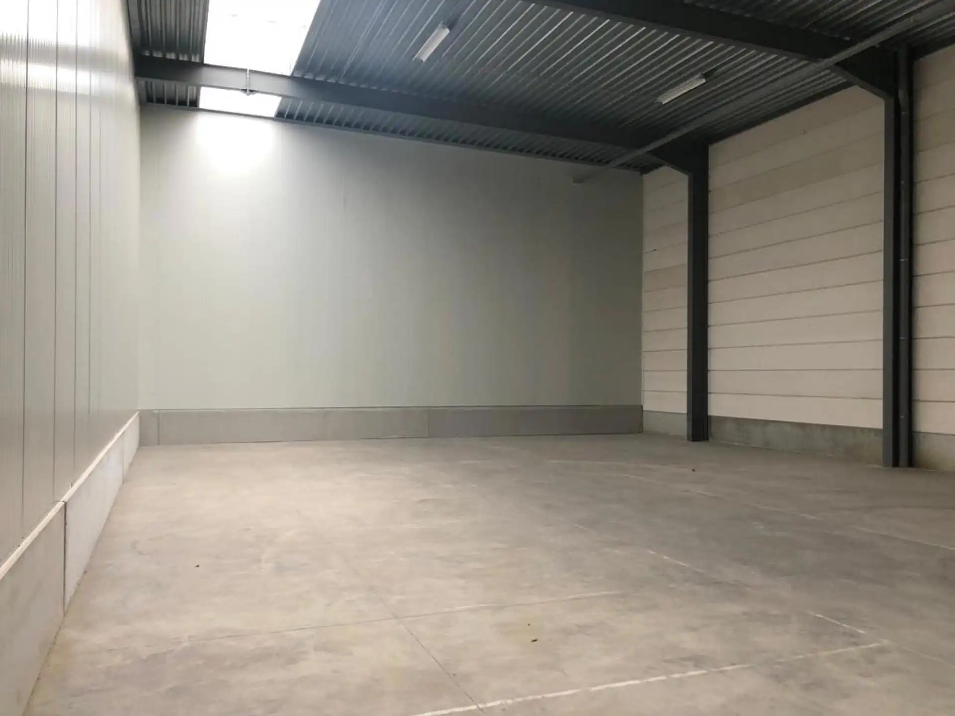 KMO-Unit 14 van 307m² te huur foto 3