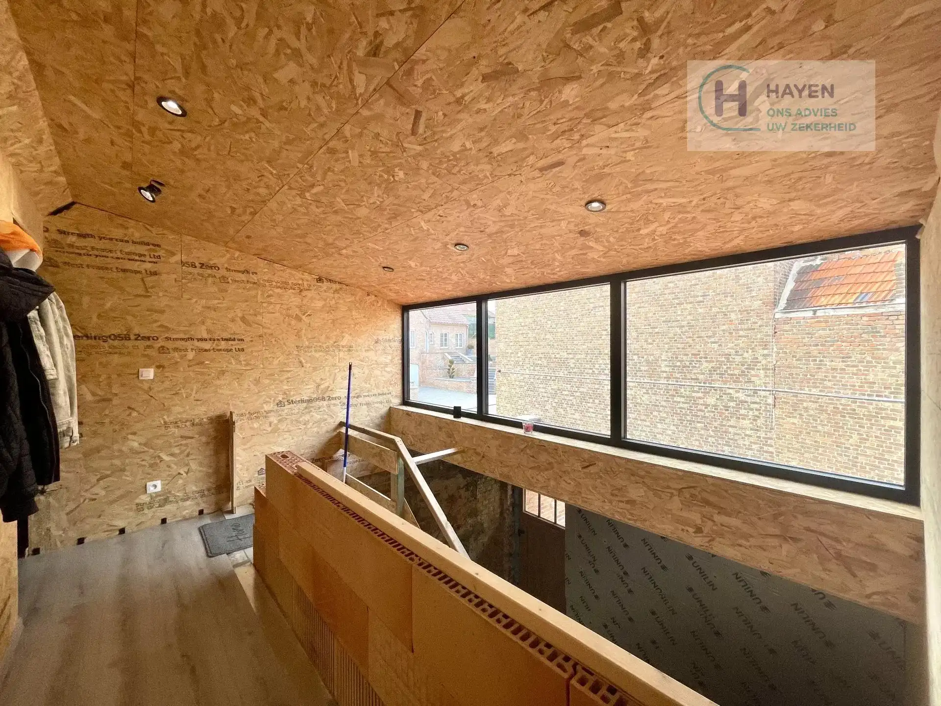 Zeer ruime woning in afwerkingsfase met veel potentieel op een groot perceel van 2.140m² foto 15