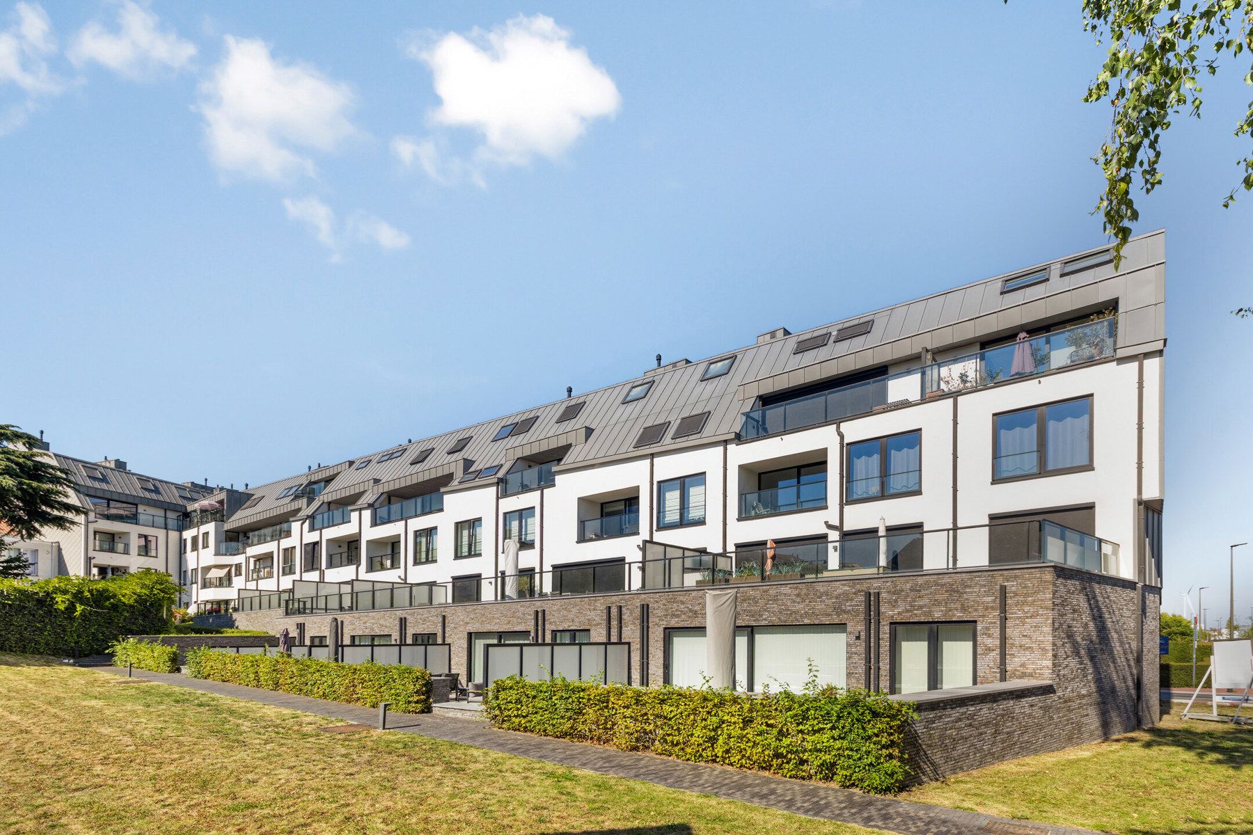 Charmante, energiezuinige duplex te Halle.  foto {{pictureIndex}}