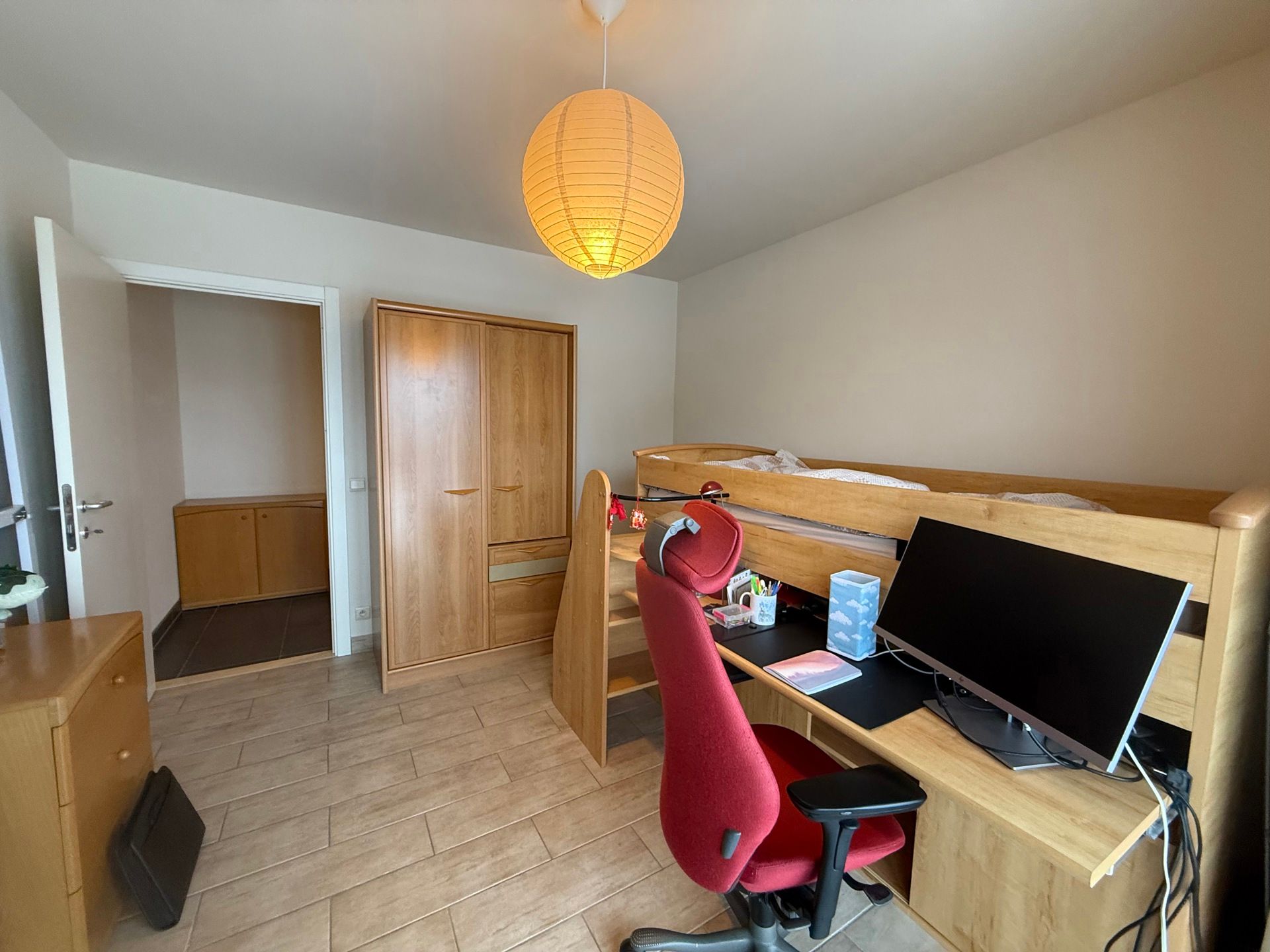 ERONDEGEM - Ruim, energiezuinig appartement met garage. foto 7