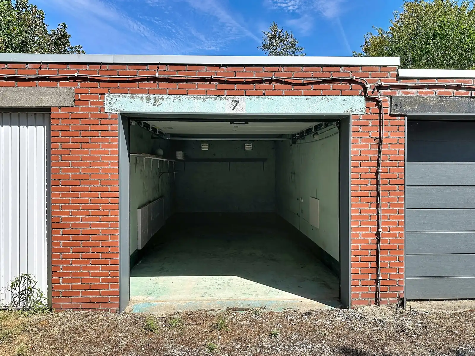 Garagebox met automatische poort foto 5