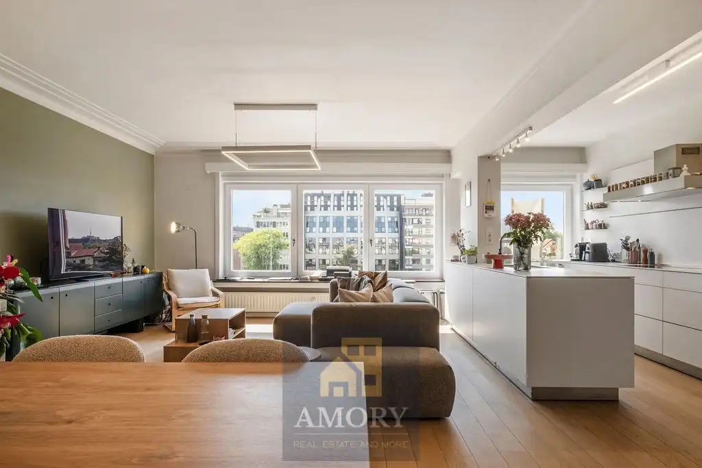 Stijlvol en lichtrijk appartement op toplocatie aan het Zuidpark mét terras en autostaanplaats! foto 4