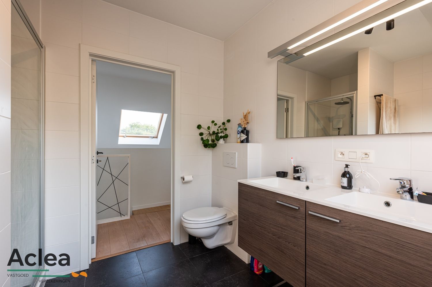 Lichtrijk, ruim duplex-appartement foto 25