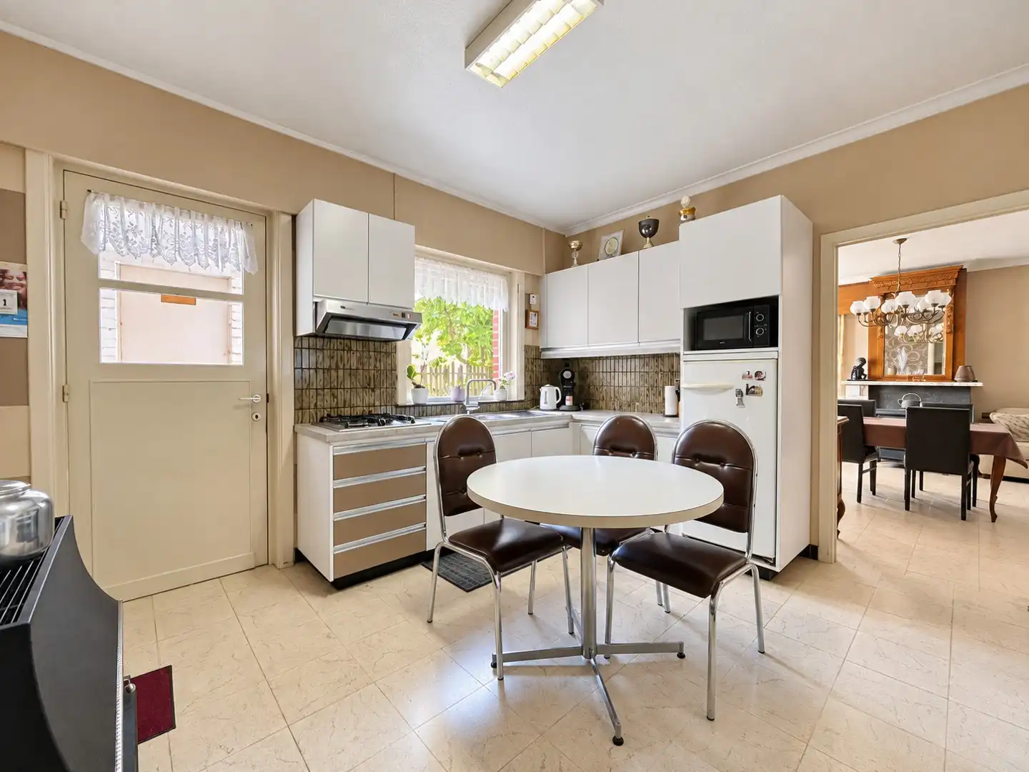 Passendale – Woning met 3 slaapkamers, garages en tuin nabij het centrum foto 6