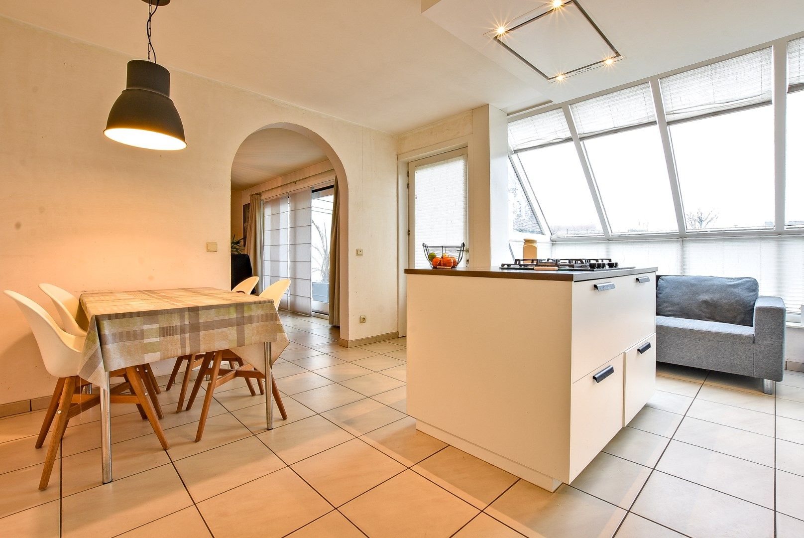 Prachtige alleenstaande villa met 4 slaapkamers op 599 m². foto 6