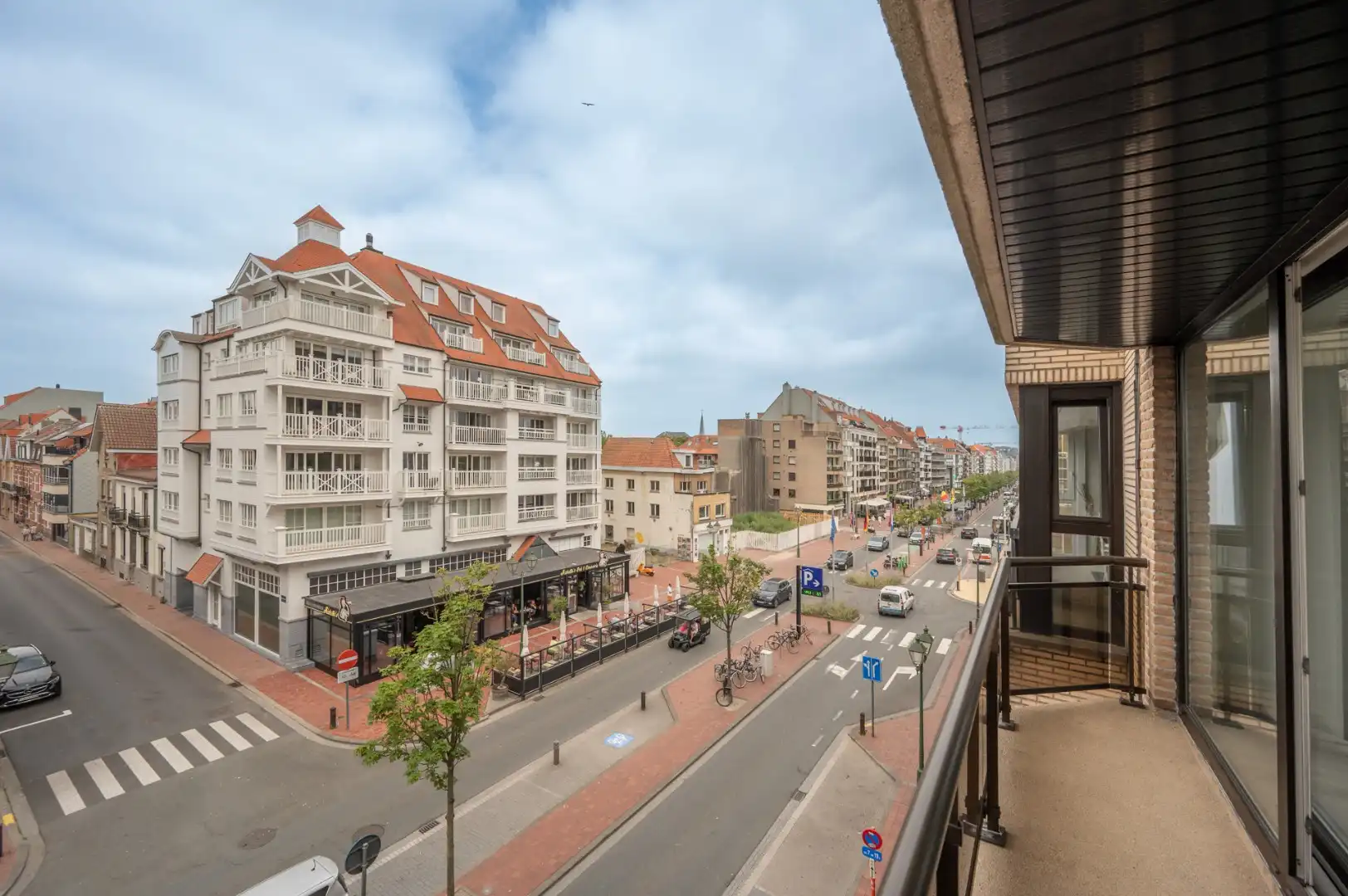 Ruim appartement met 2 volwaardige slaapkamers en west-orientatie op Lippenslaan foto 3