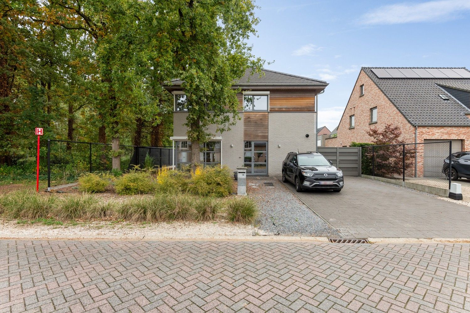 Recente open bebouwing met tuin en 4 slaapkamers te Sint-Job! foto 2