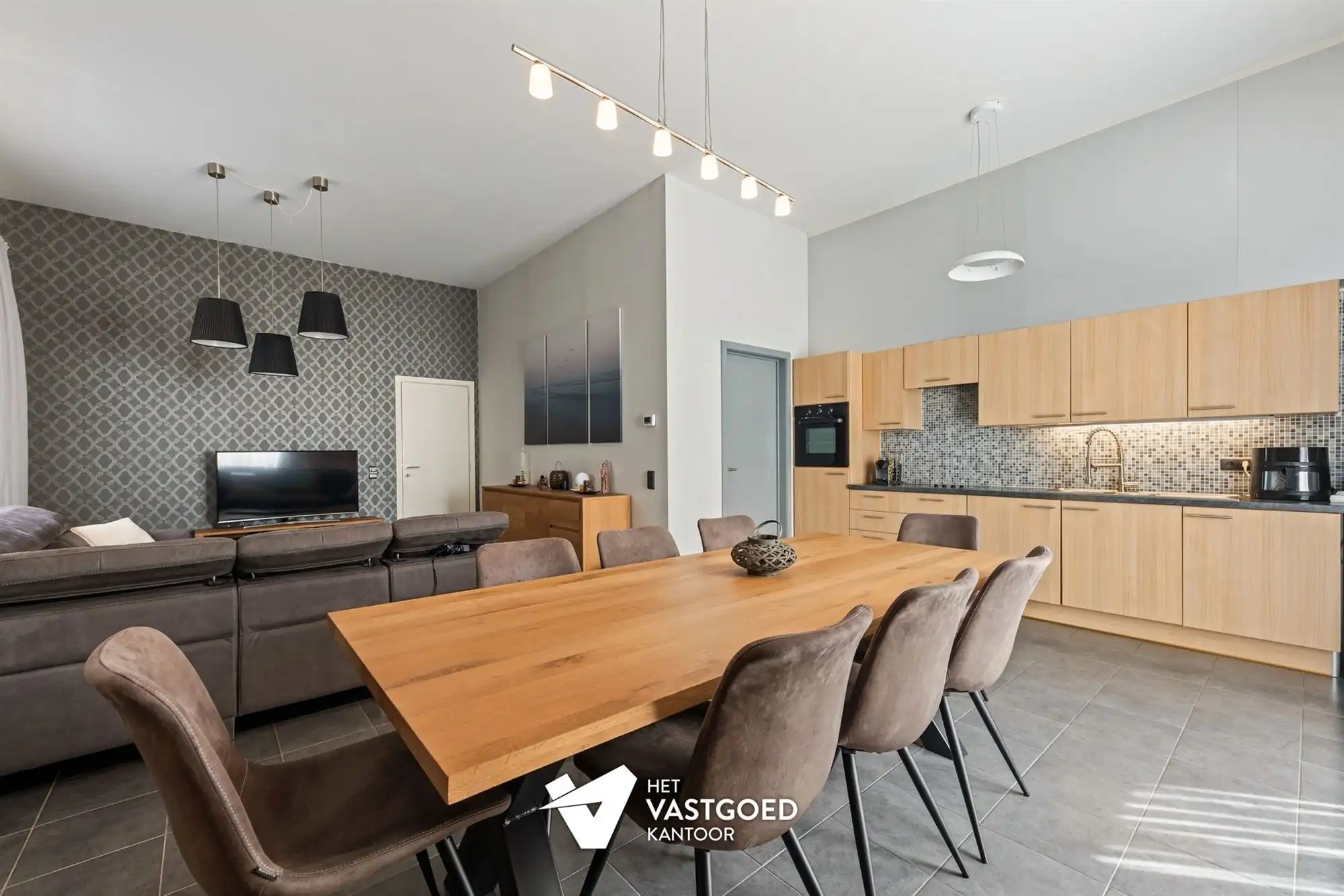 PRACHTIG GELEGEN GELIJKVLOERS APPARTEMENT MET 1 SLAAPKAMER EN ZEER RUIM TERRAS AAN DE KEMPISCHE KAAI TE HASSELT foto 13