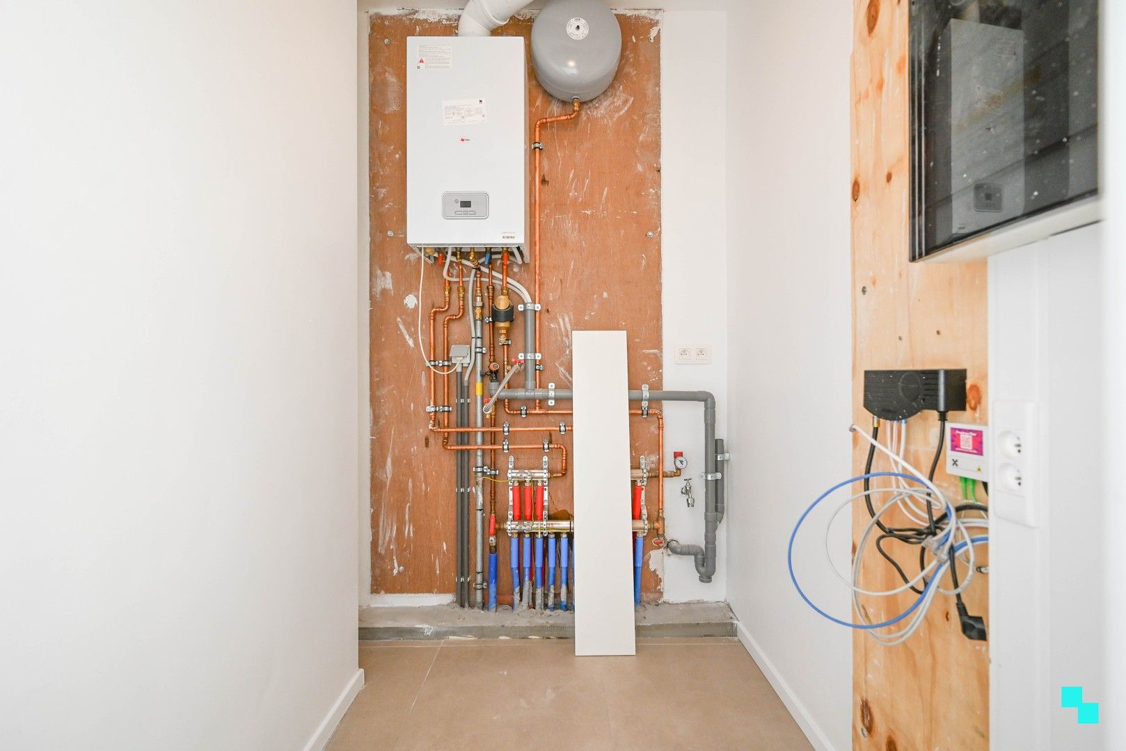 Gunstig gelegen éénslaapkamerappartement te Beveren-Leie foto 8
