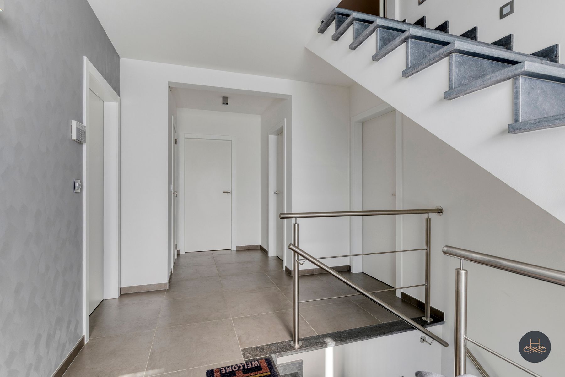 Hyperuitgeruste woning & broodjeszaak te Begijnendijk foto 16