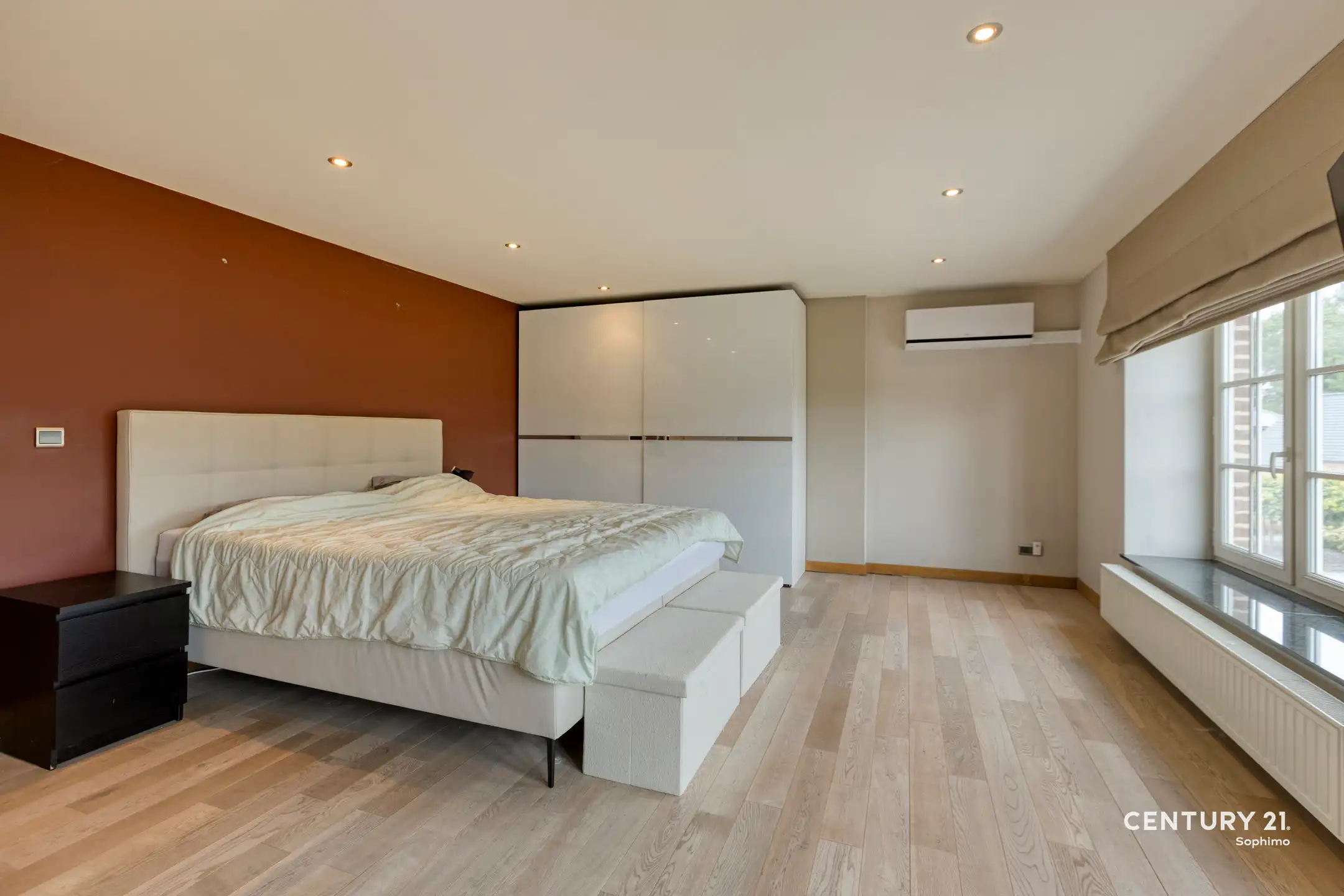 Instapklare woning met vier slaapkamers op perceel van 11a22 foto 17