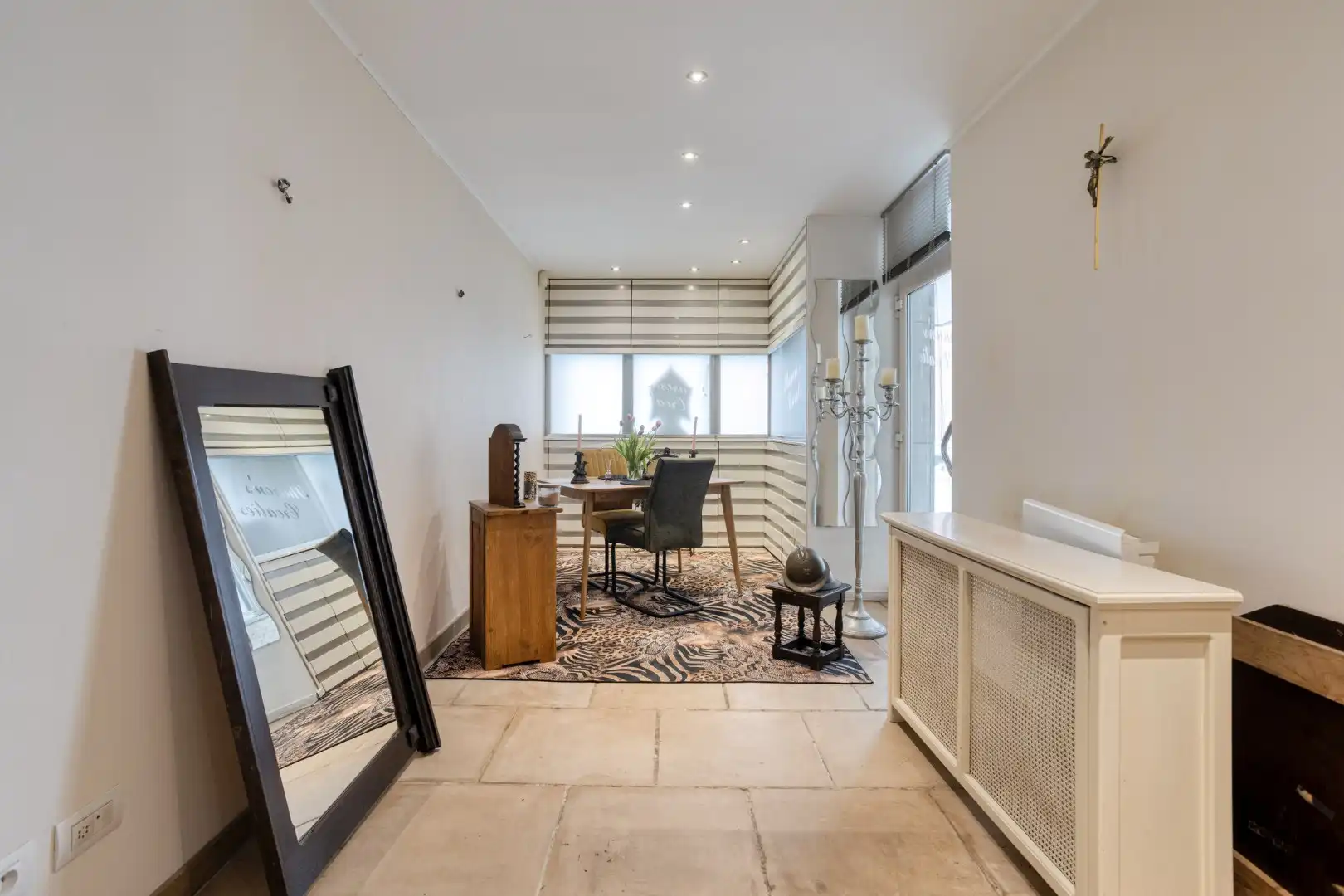 Lichtrijk, gelijkvloers appartement of handelsruimte met woonst! foto 17