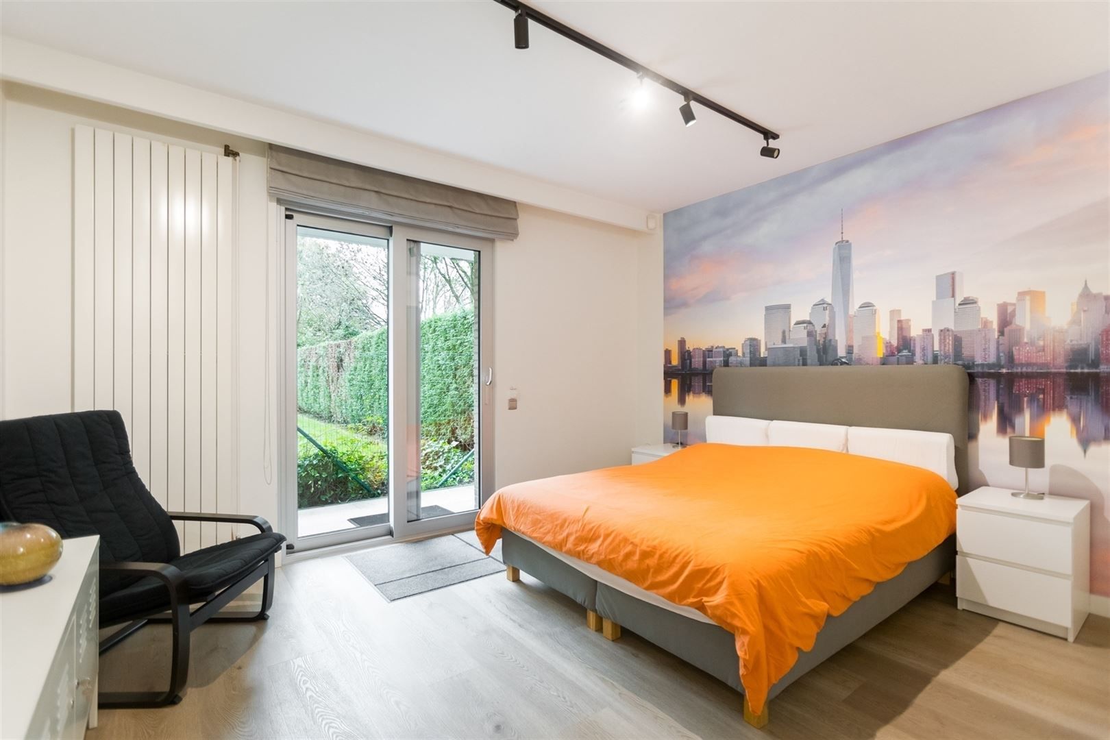 Uniek gelijkvloers appartement met grote tuin en privé ingang foto 15