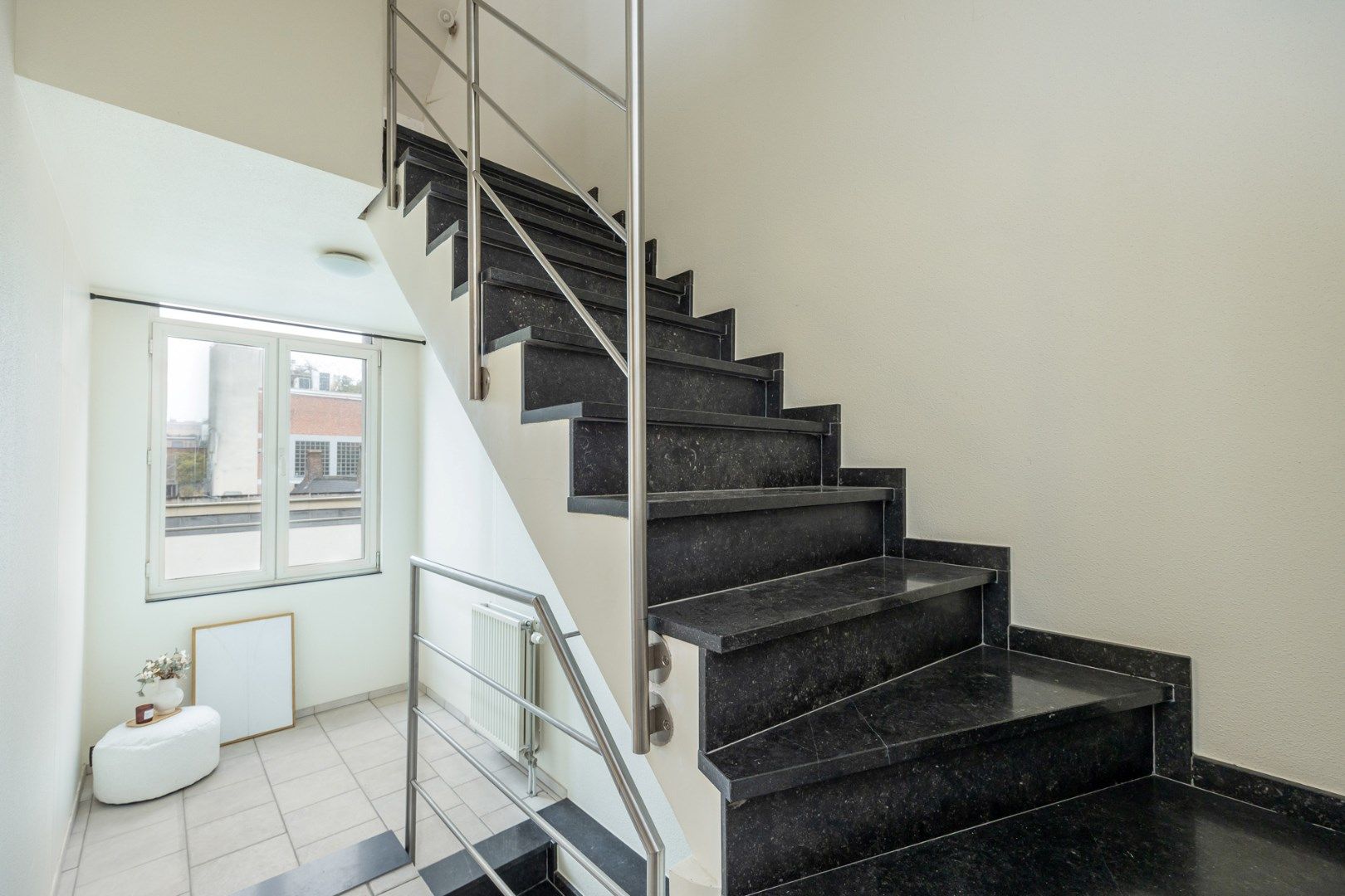 Ruime riante woning met garage in het historische centrum! foto 17