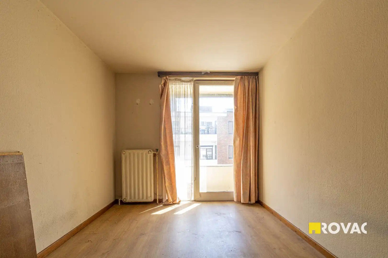 Op te frissen appartement met staanplaats en berging foto 10
