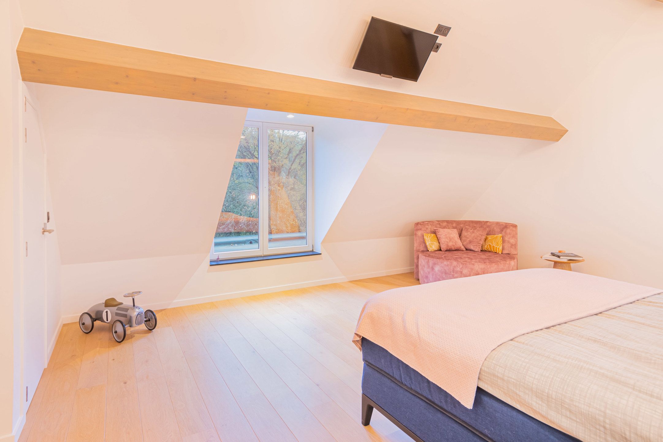 Moderne HOB met 4 (mogelijk 5) kamers en dubbele garage foto 28