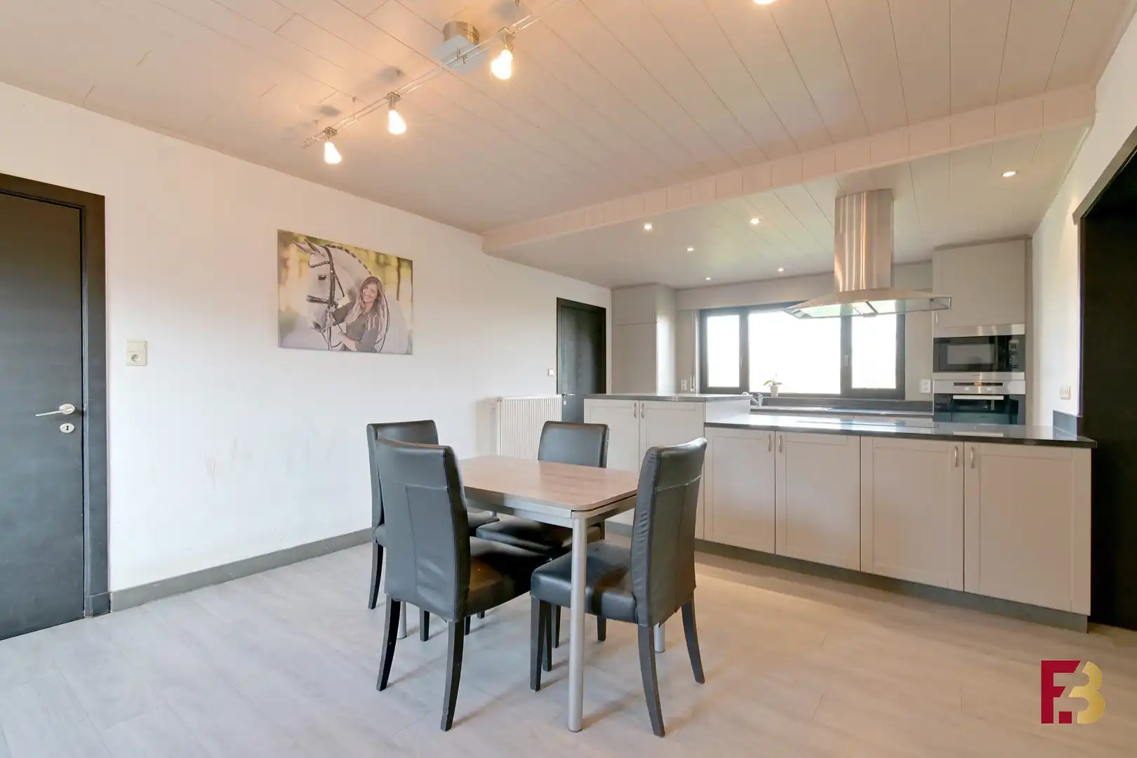 Woning met stallen op circa 1,9ha in het groene Lokeren foto 2