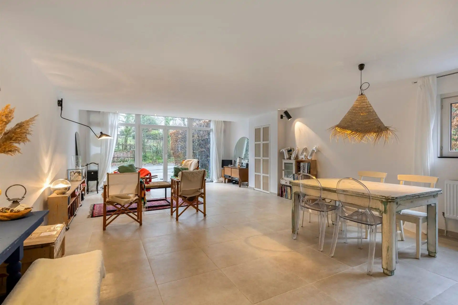 Volledig gerenoveerde hedendaagse villa ±487 m² in de Marnix wijk foto 3