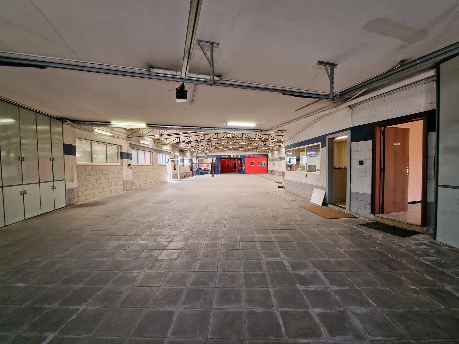 Polyvalente garage 600m² met appartement te Ransberg (Linter) foto 17