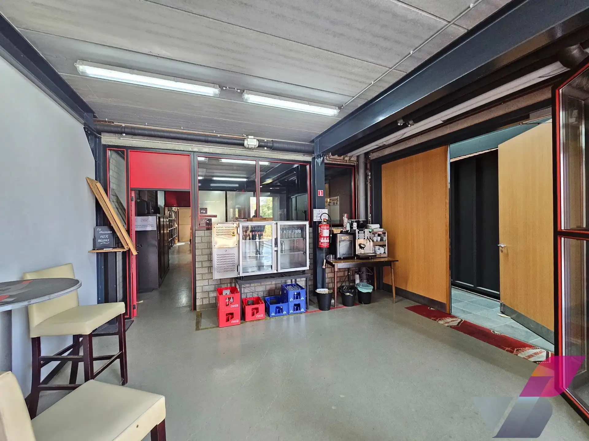 SEMI-INDUSTRIEEL GEBOUW OP ZICHTLOCATIE foto 12