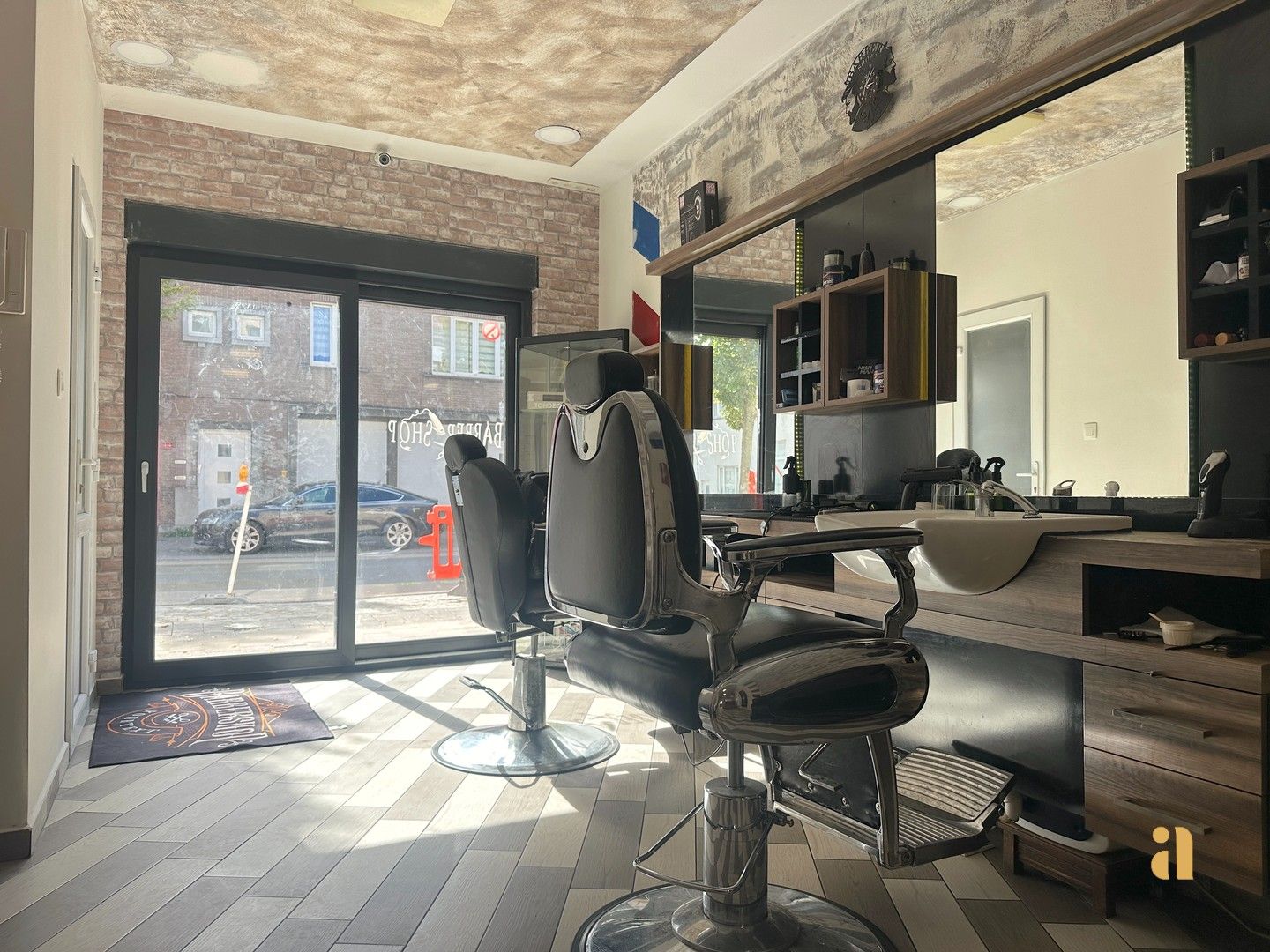 Woning met praktijkruimte of plek voor 2 gezinnen foto 4