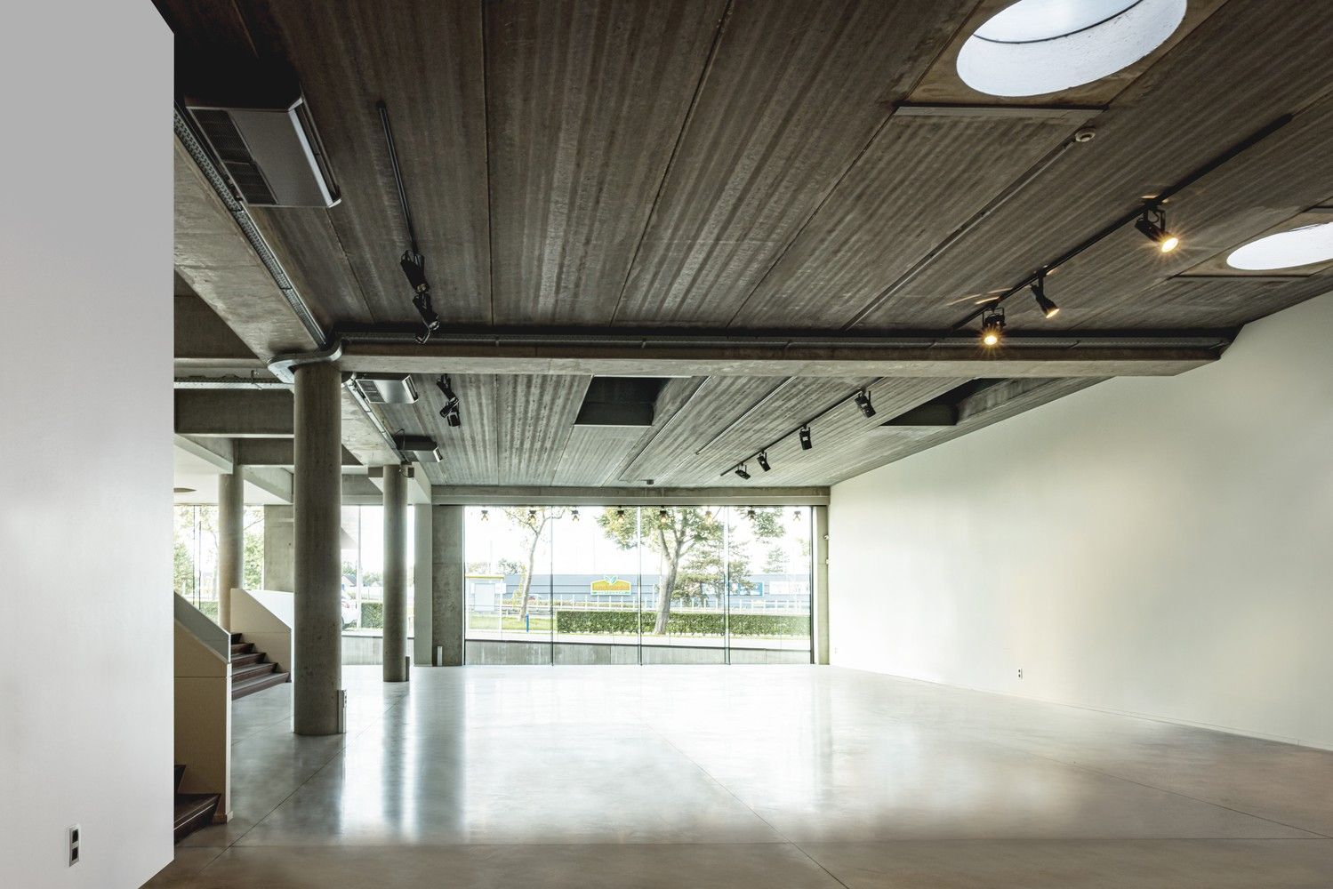 578m² showroom/kantoren foto 15