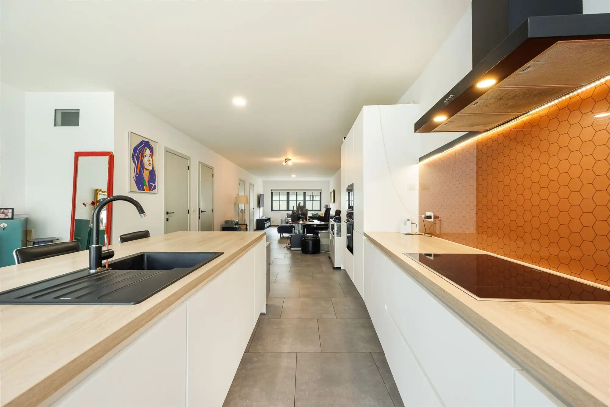 Ruime, instapklare woning met 5 slaapkamers en 2 badkamers  foto 13