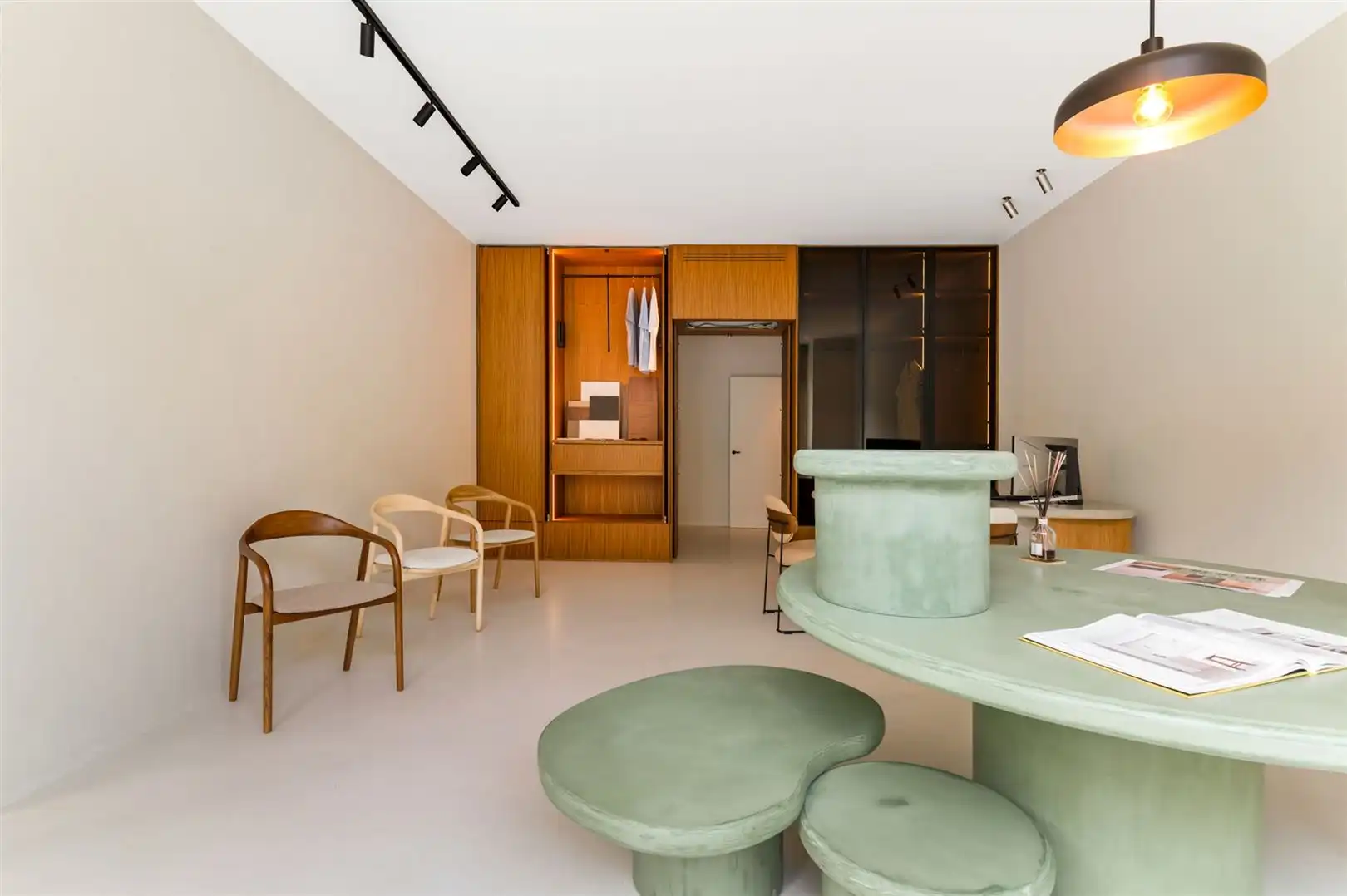 Luxueuze winkelruimte of kantoor vlakbij Rooseveltplaats, Centraal Station en Antwerpse Meir. foto 5