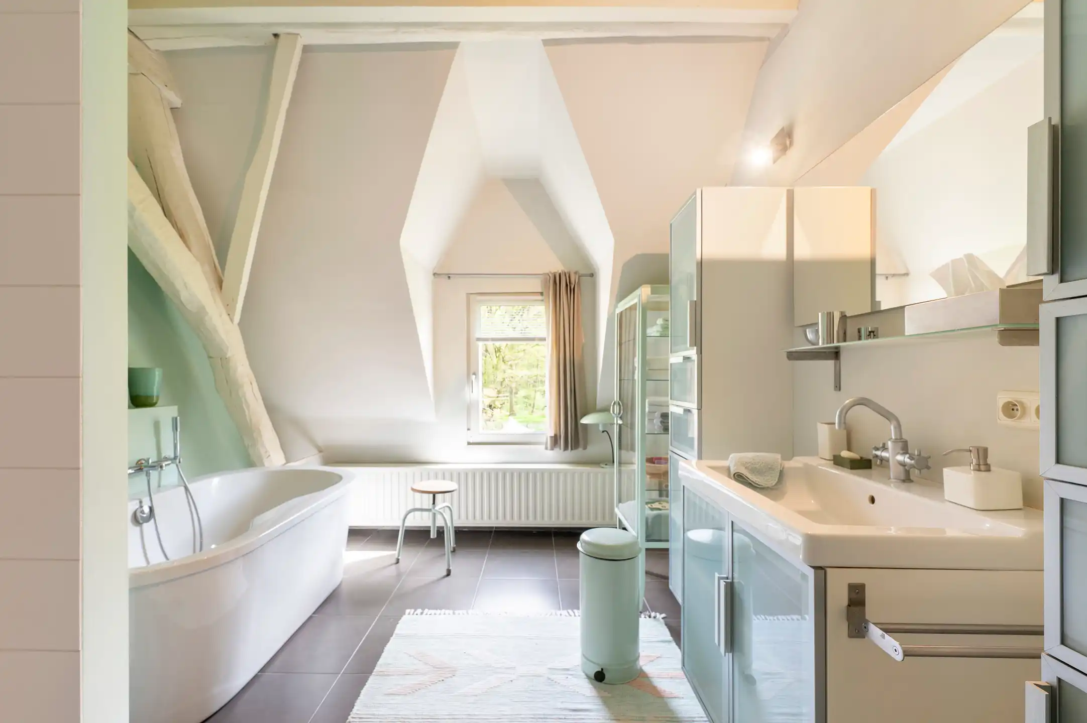 RIJMENAM - Uitzonderlijk gerenoveerde 18e-eeuwse hoeve foto 19