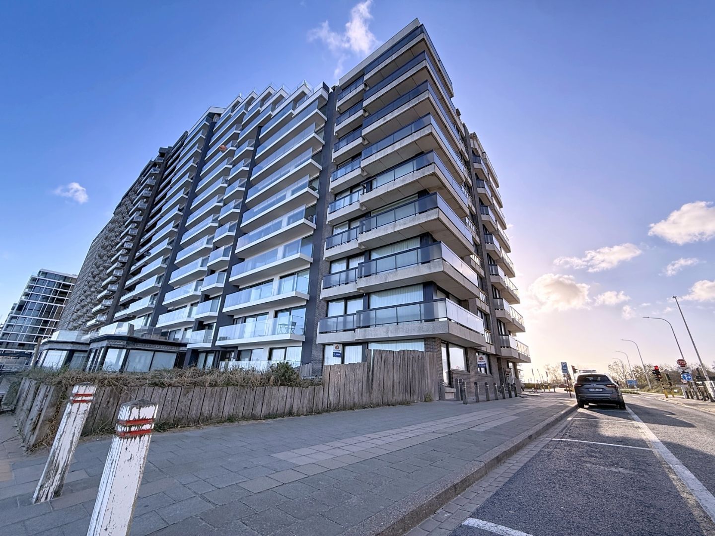 Ruim hoekappartement met zicht op zee foto 16
