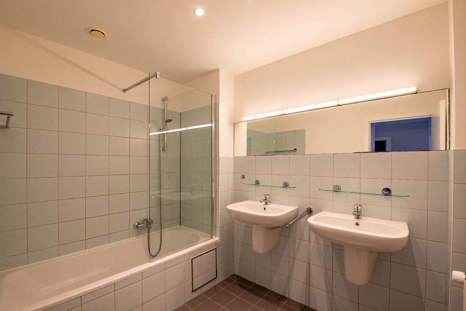 Riant appartement met 2 ruime slaapkamers foto 15