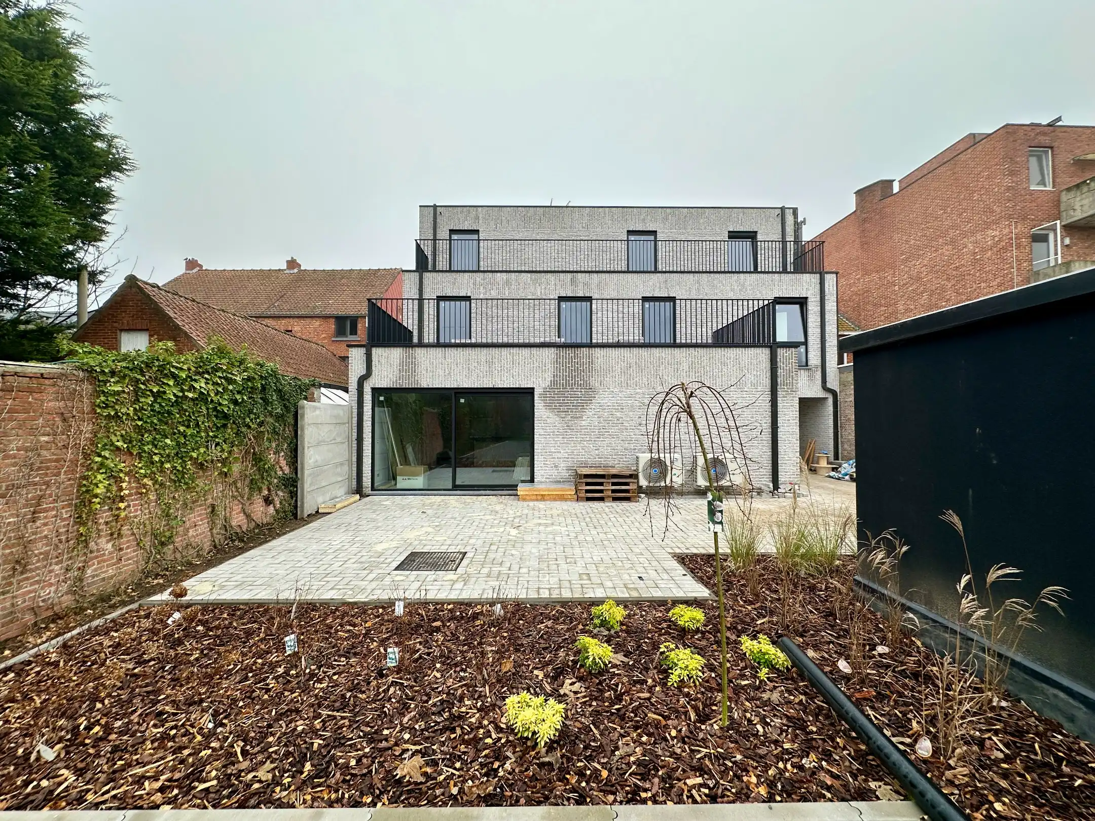 Overdracht Patrimoniumvennootschap: Nieuwbouw 19 studentenkamers - Unieke investeringskans in het hart van Geel foto {{pictureIndex}}