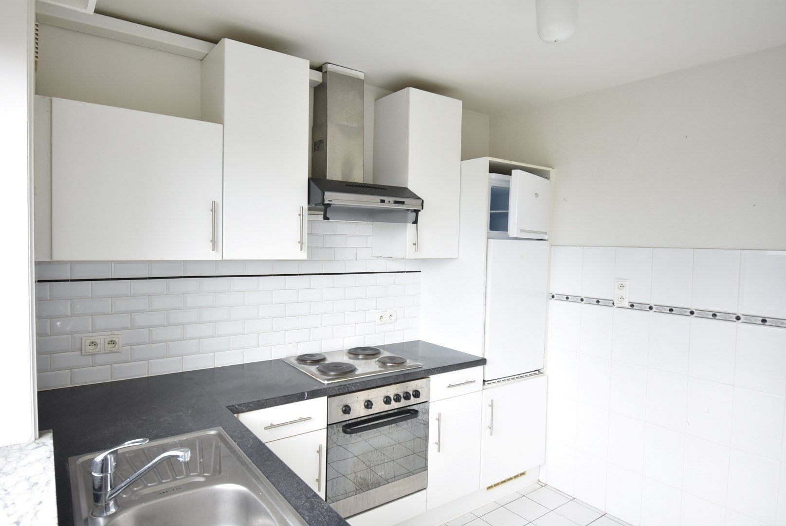 Degelijk appartement met 2 slaapkamers in centrum Hoeselt foto 7