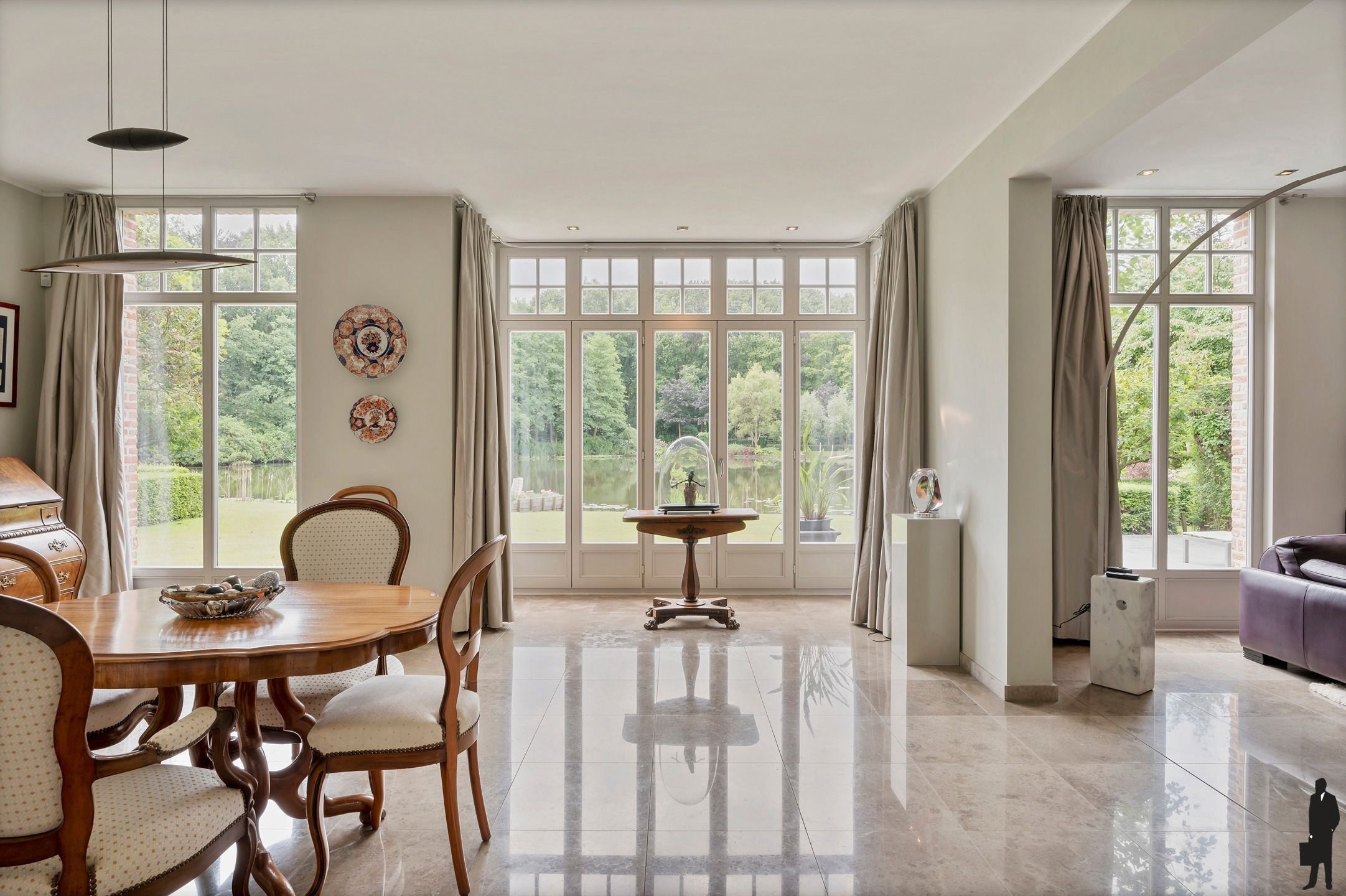 Unieke en zéér centraal gelegen villa op een parkdomein van ca. 9.847 m²! foto 6