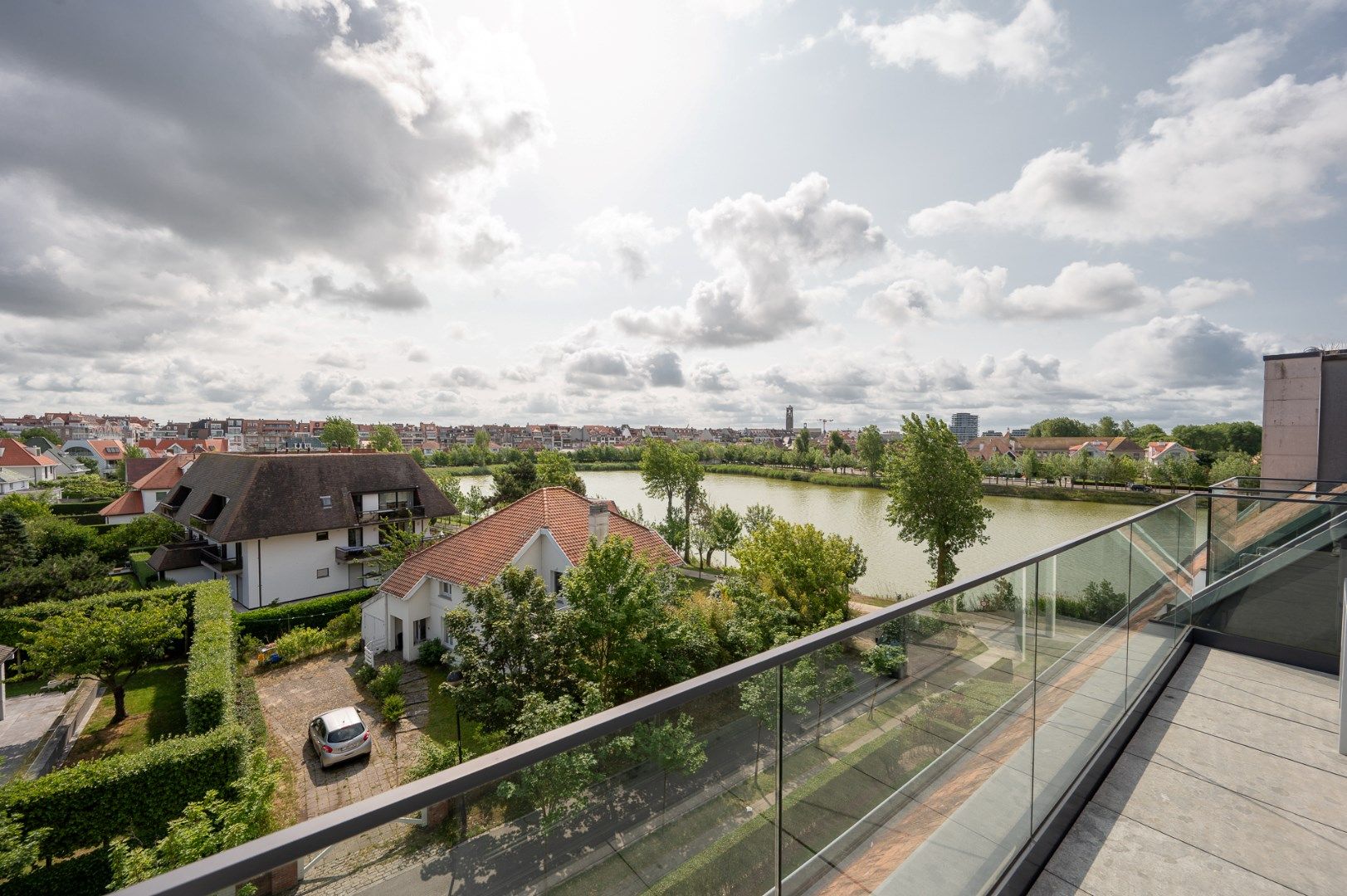 Ruim appartement met 4 slaapkamers in res La Reserve op 100m van het Albertstrand  foto 4