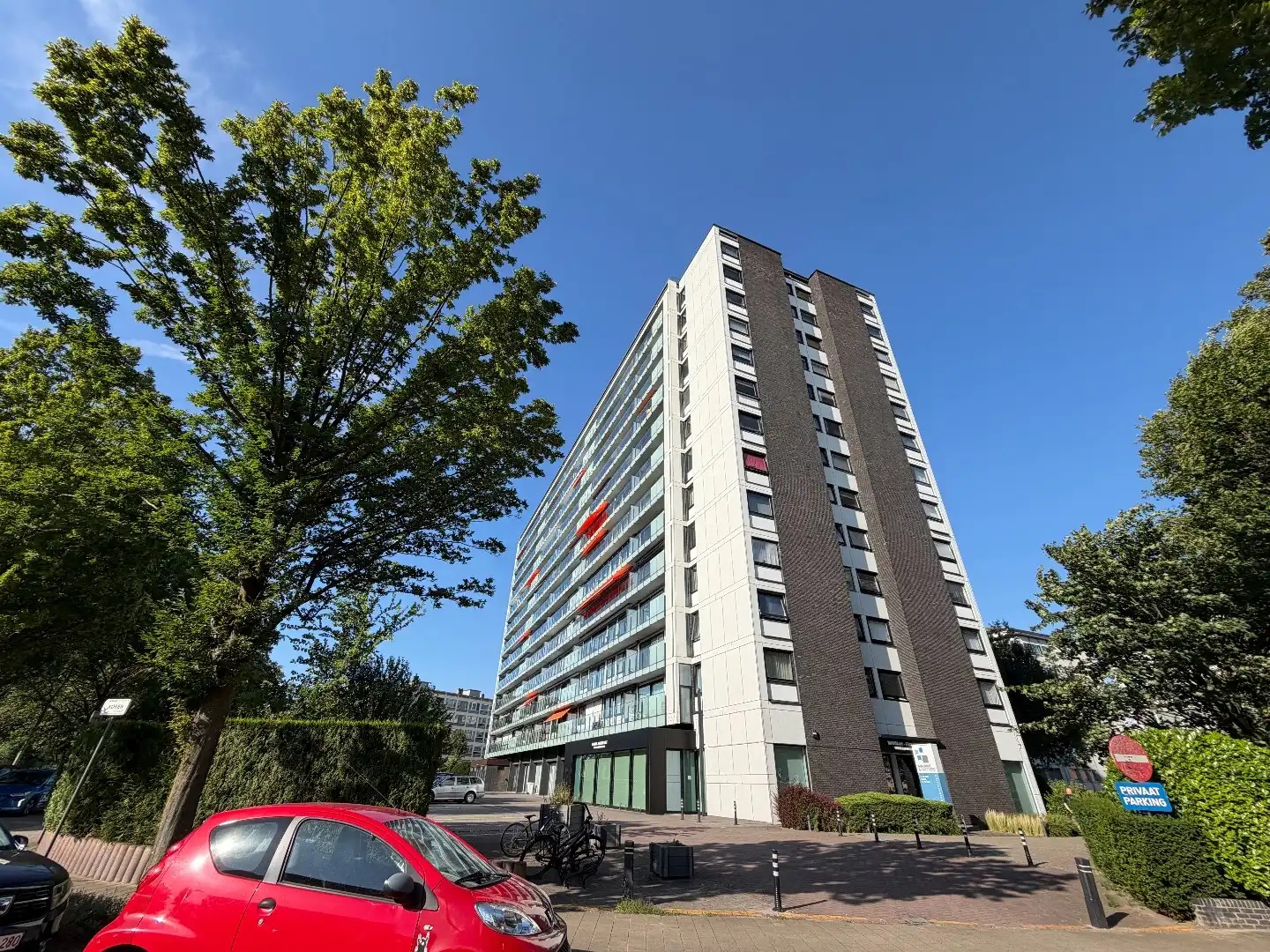 Fantastisch appartement op de 10de verdieping met adembenemend uitzicht en westgericht terras foto 1