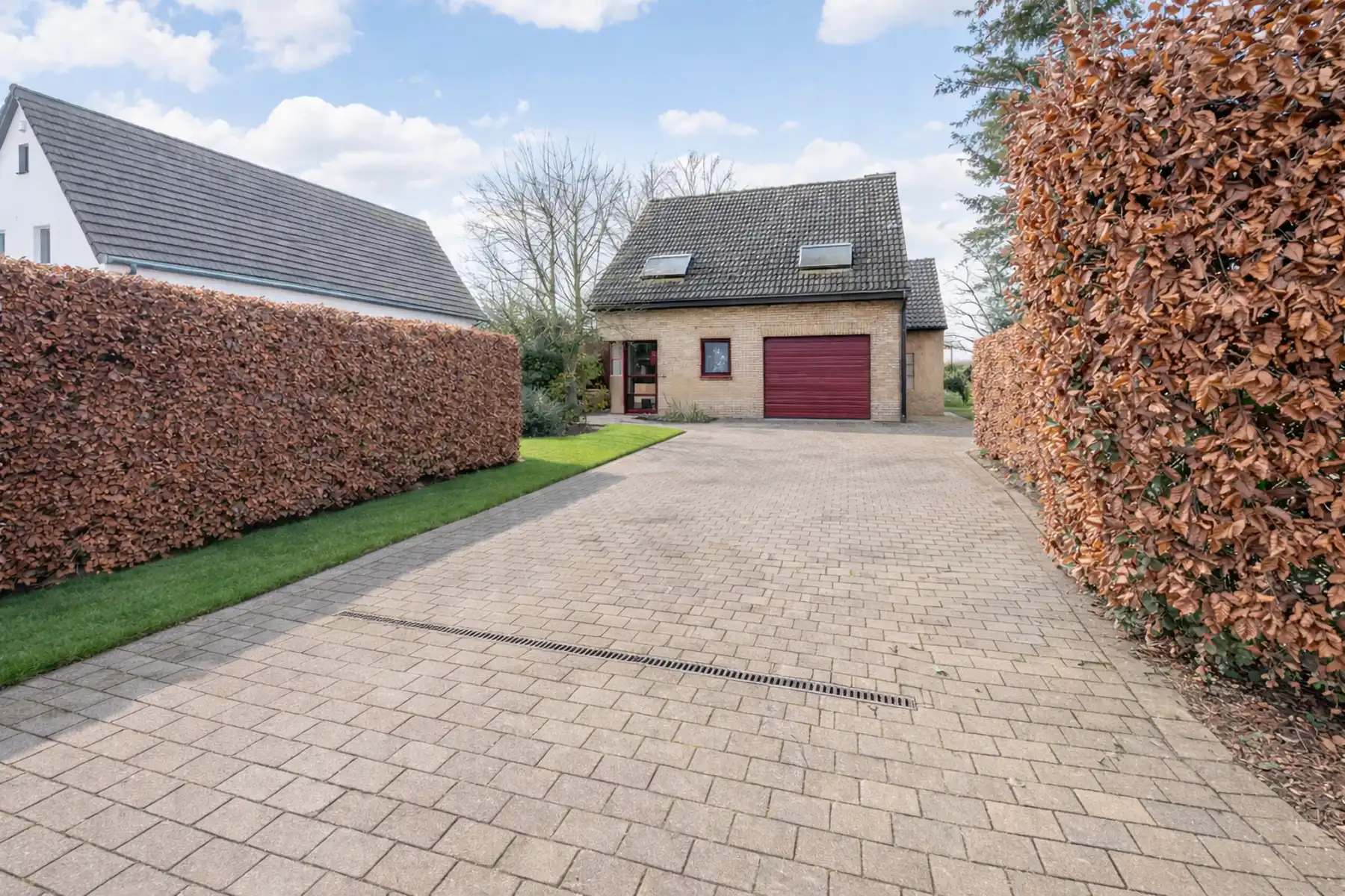 ruime gezinswoning op een prachtig perceel te Zele foto 2