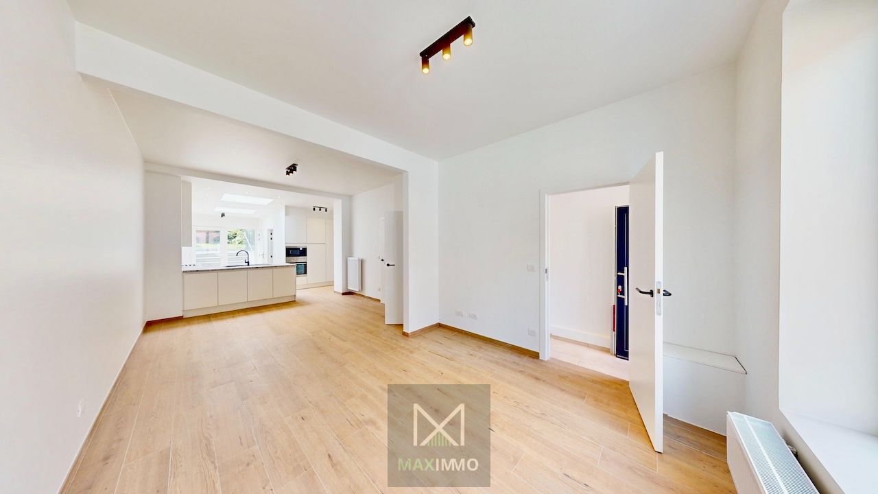 🏡 Instapklare & volledig gerenoveerde woning met 4 slaapkamers en zonnige tuin te koop in Lauwe – EPC B foto 3