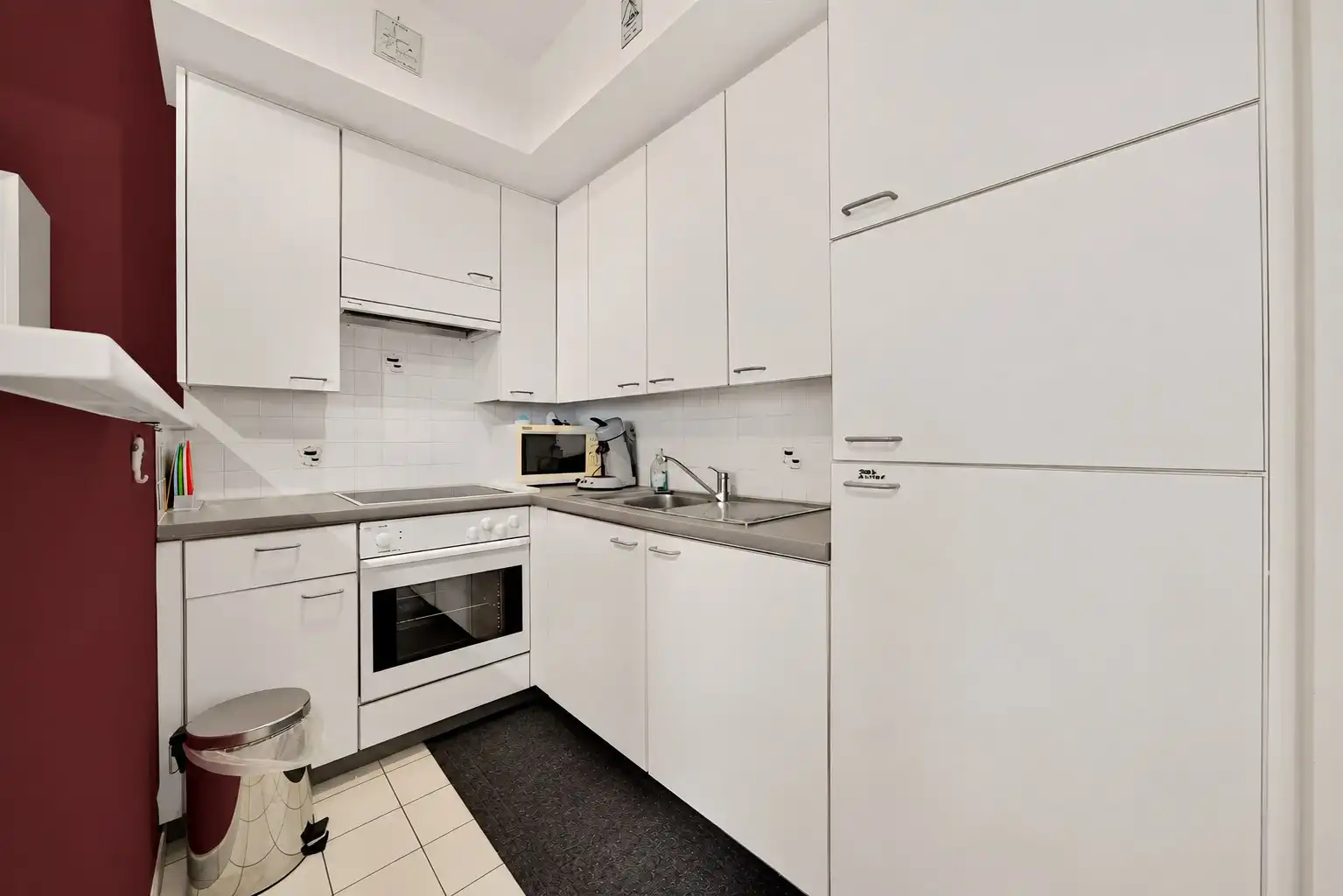Instapklaar 1 slaapkamer appartement vlakbij jachthaven en station in centrum Oostende foto 8