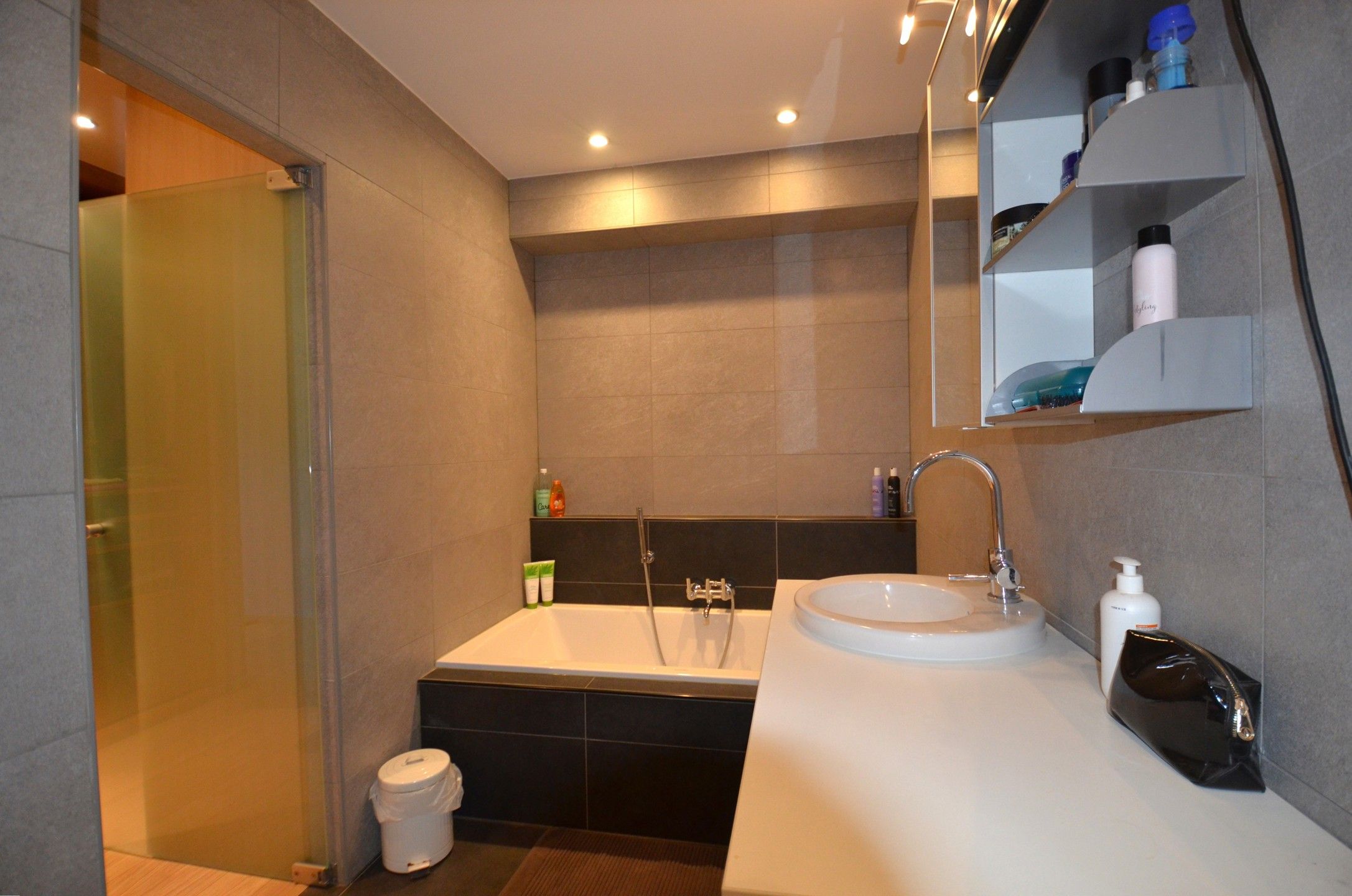 Zeer ruim appartement nabij het centrum van Lier foto 18