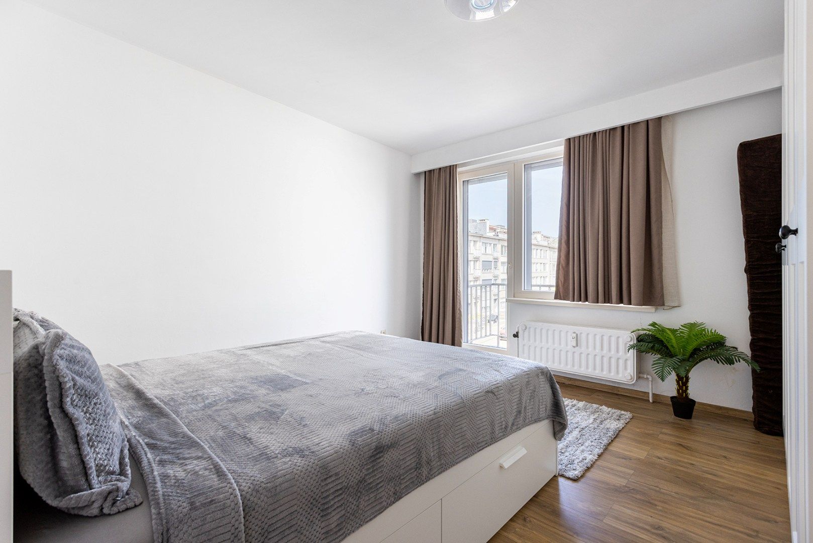 Instapklaar hoekappartement met 2 slaapkamers en terras! foto 11