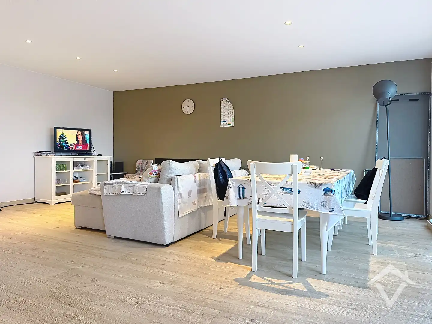 Instapklaar appartement met 2 slaapkamers te Ichtegem  foto 3