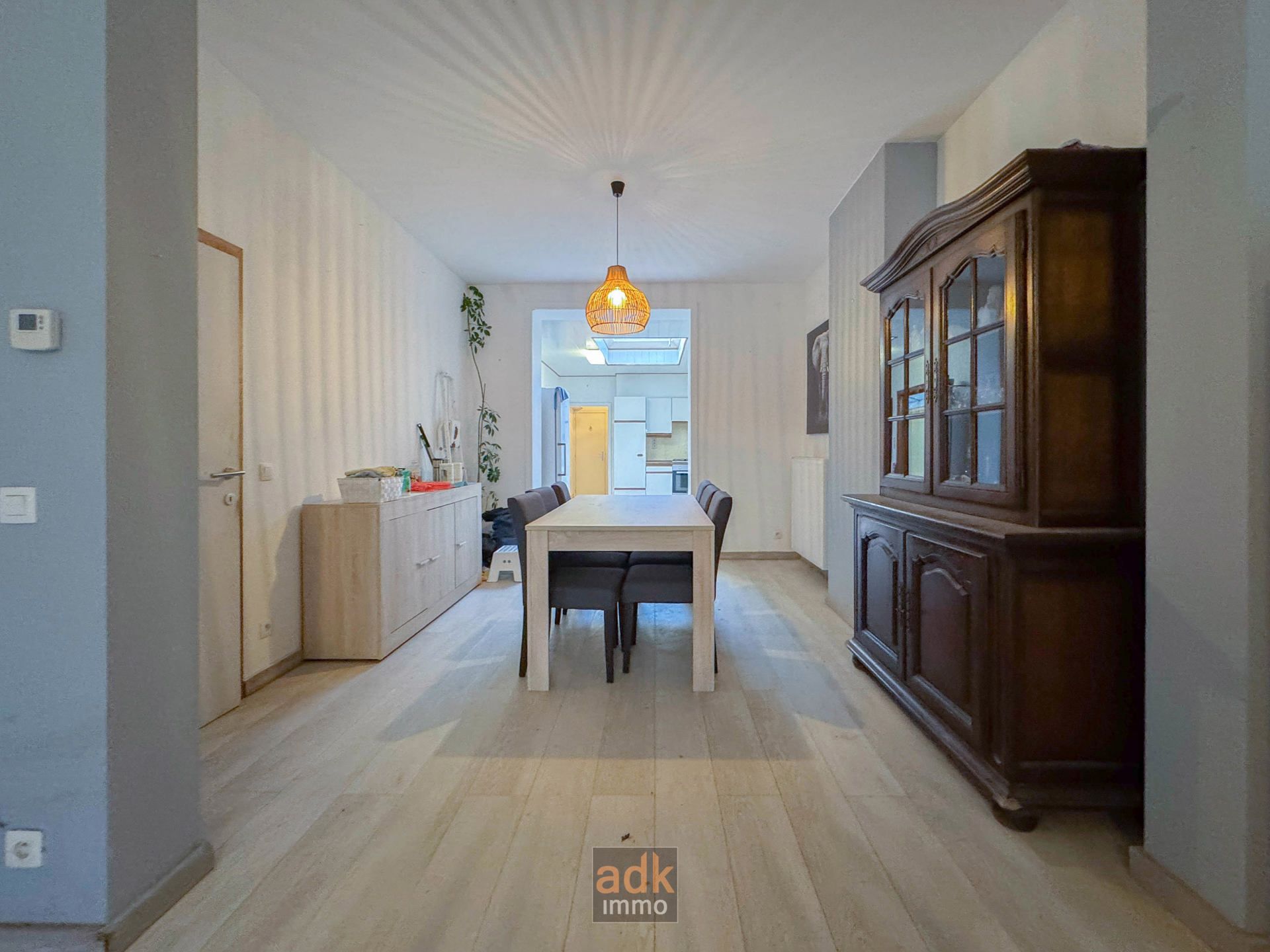 Herenhuis te koop met zuidwest gerichte tuin en parkeerplaats. Vernieuwd dak, nieuwe elektriciteit & nieuwe aardgas-CV foto 6