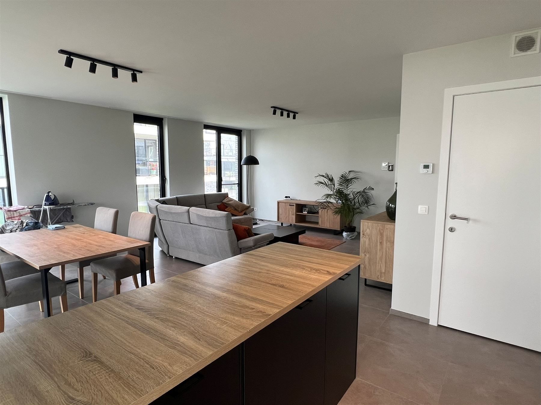 Kwalitatief en ruim  nieuwbouw appartement met groot terras foto 8