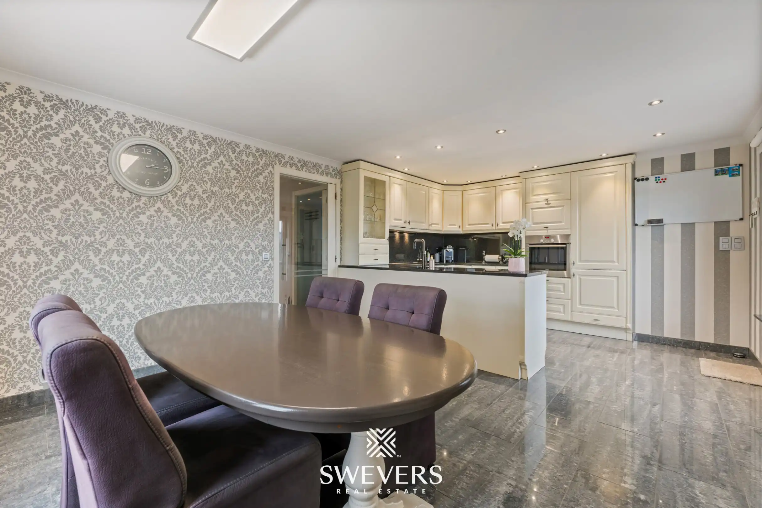 Royale kangoeroewoning met zwembad en dubbele garage foto 28