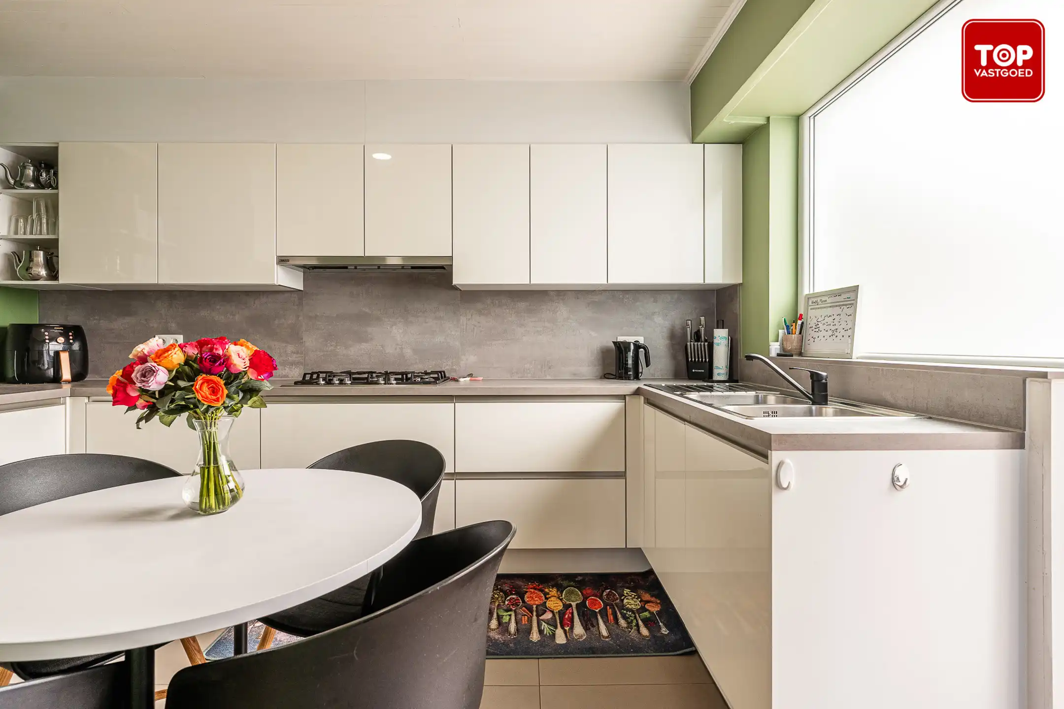 Instapklare HOB met 4 slaapkamers en tuin foto 12
