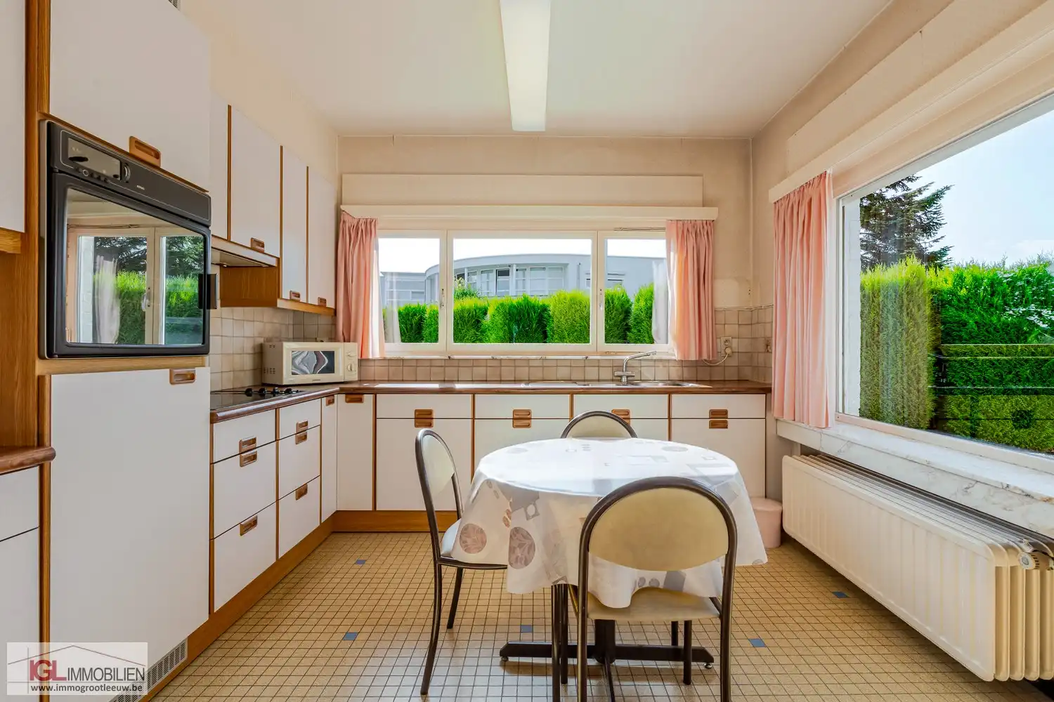 Villa te koop in hartje Sint-Pieters-Leeuw foto 7