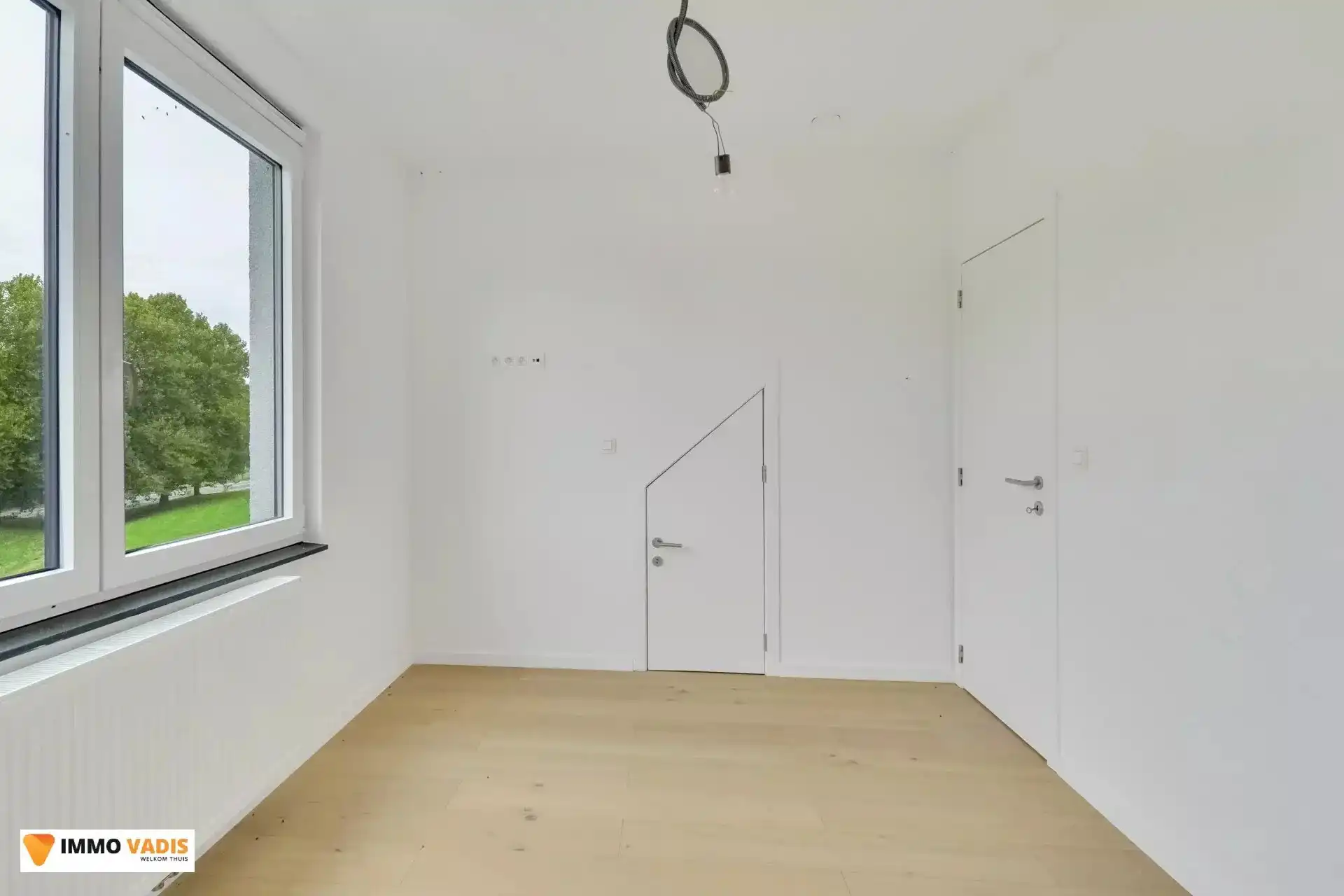 Moderne, energiezuinige woning in groene omgeving foto 18