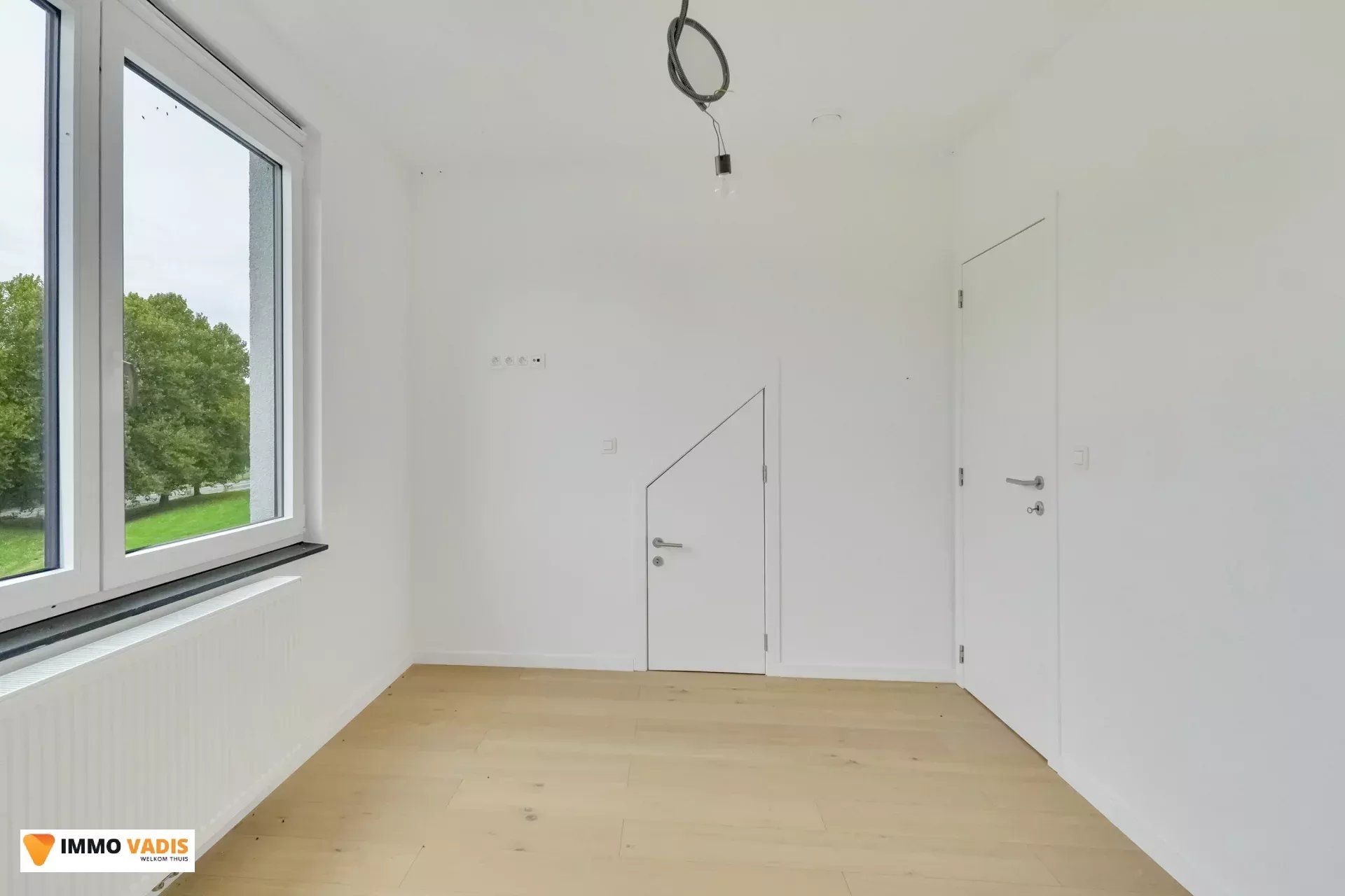 Moderne, energiezuinige woning in groene omgeving foto 15
